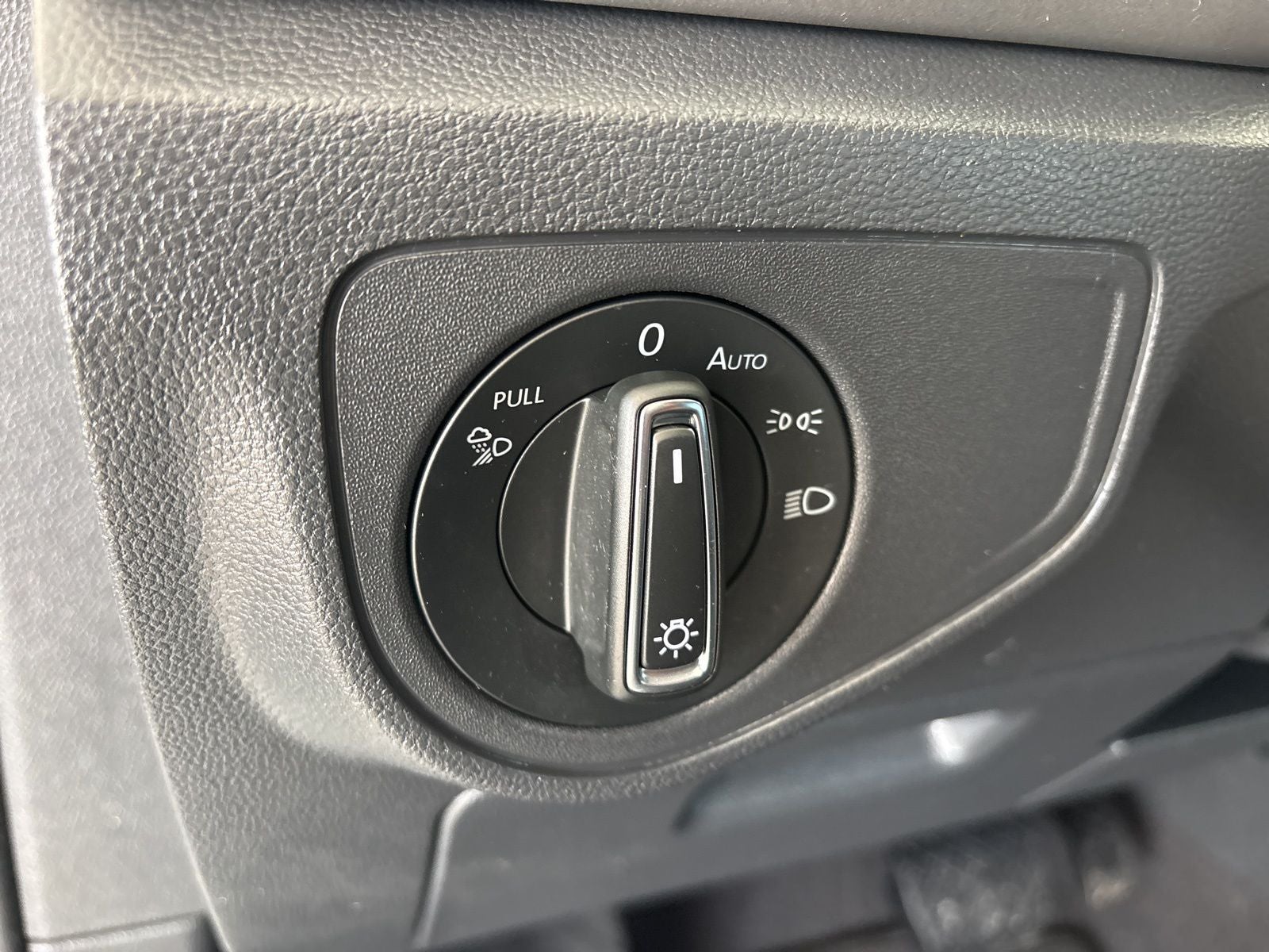 2020 Volkswagen Atlas Cross Sport 2.0T SE