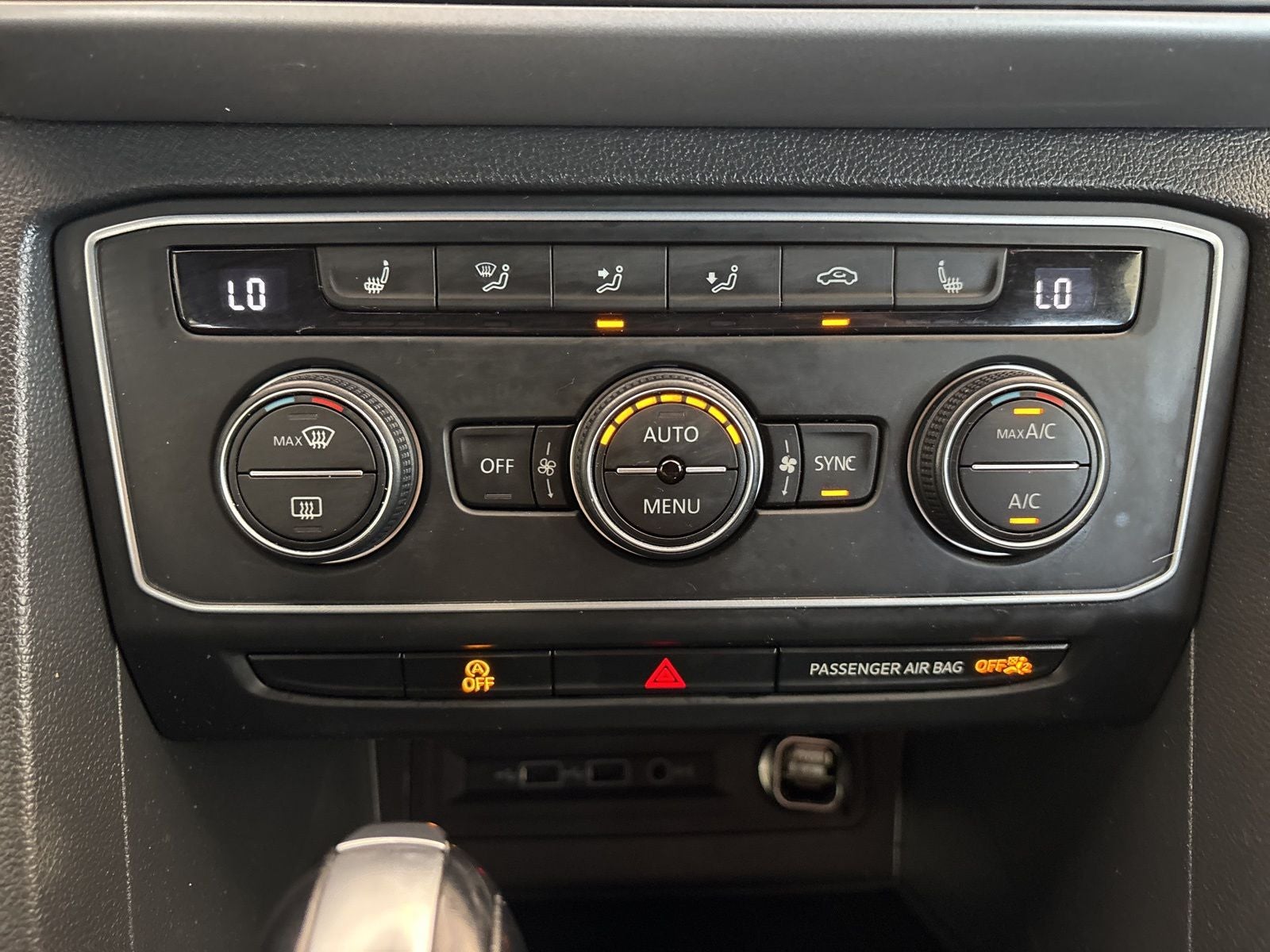 2020 Volkswagen Atlas Cross Sport 2.0T SE