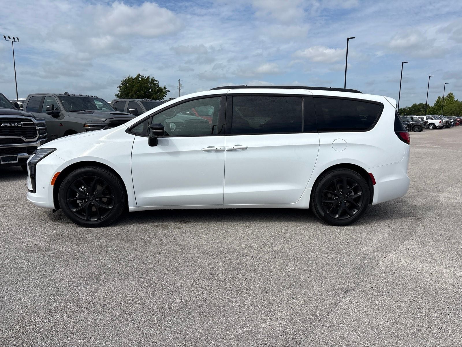 2027 Chrysler Pacifica PACIFICA LIMITED
