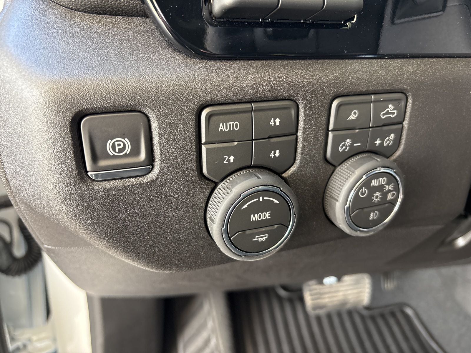 2026 Chevrolet Silverado 2500HD Crew Cab, Standard Bed, LTZ, 4WD