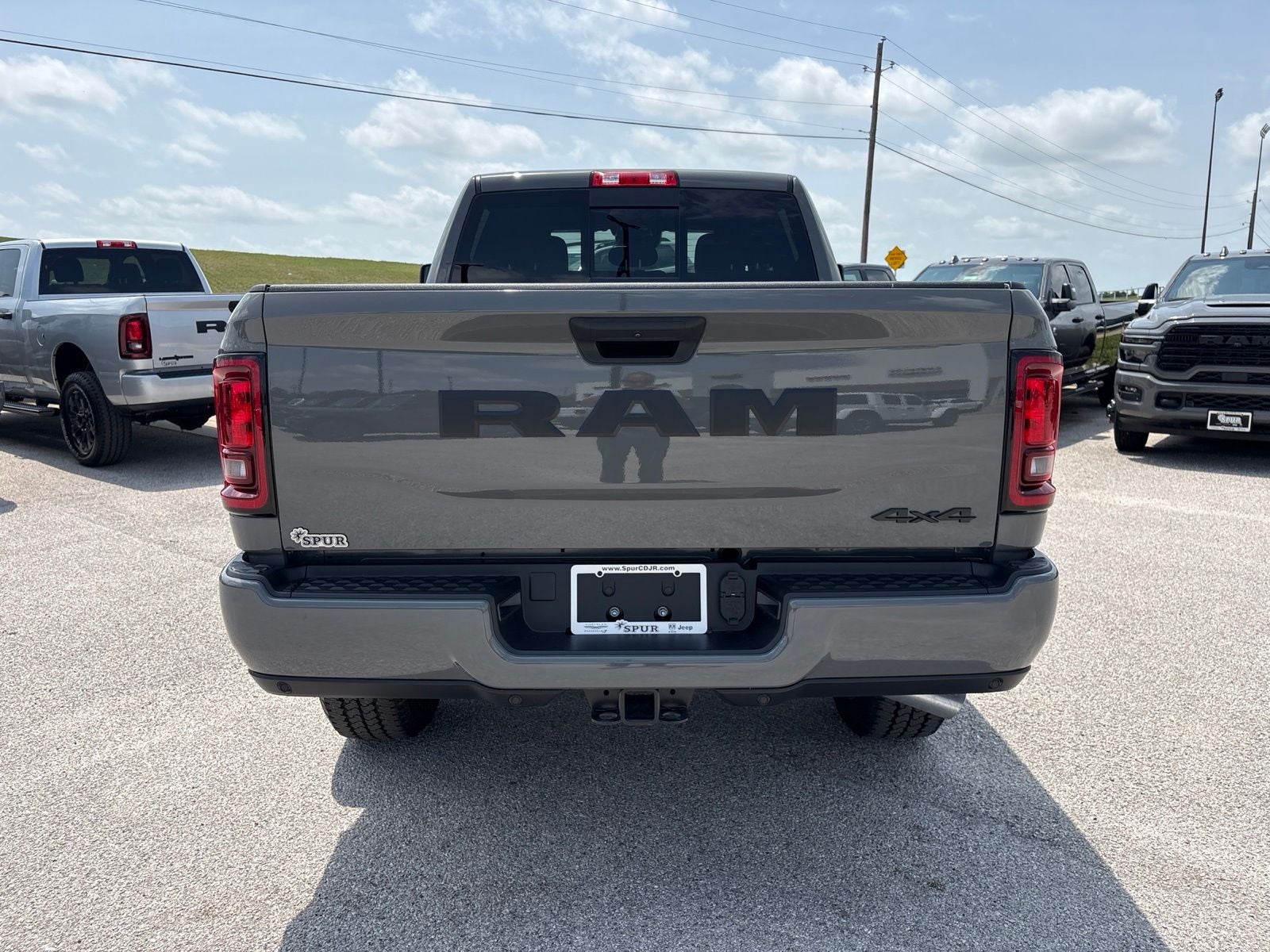 2026 RAM Ram 2500 RAM 2500 BLACK EXPRESS CREW CAB 4X4 6'4' BOX