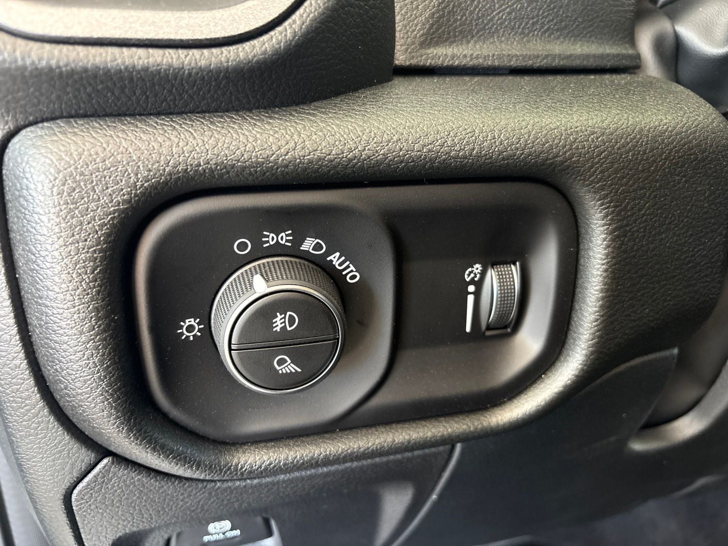 2026 RAM Ram 1500 RAM 1500 EXPRESS CREW CAB 4X2 5'7' BOX