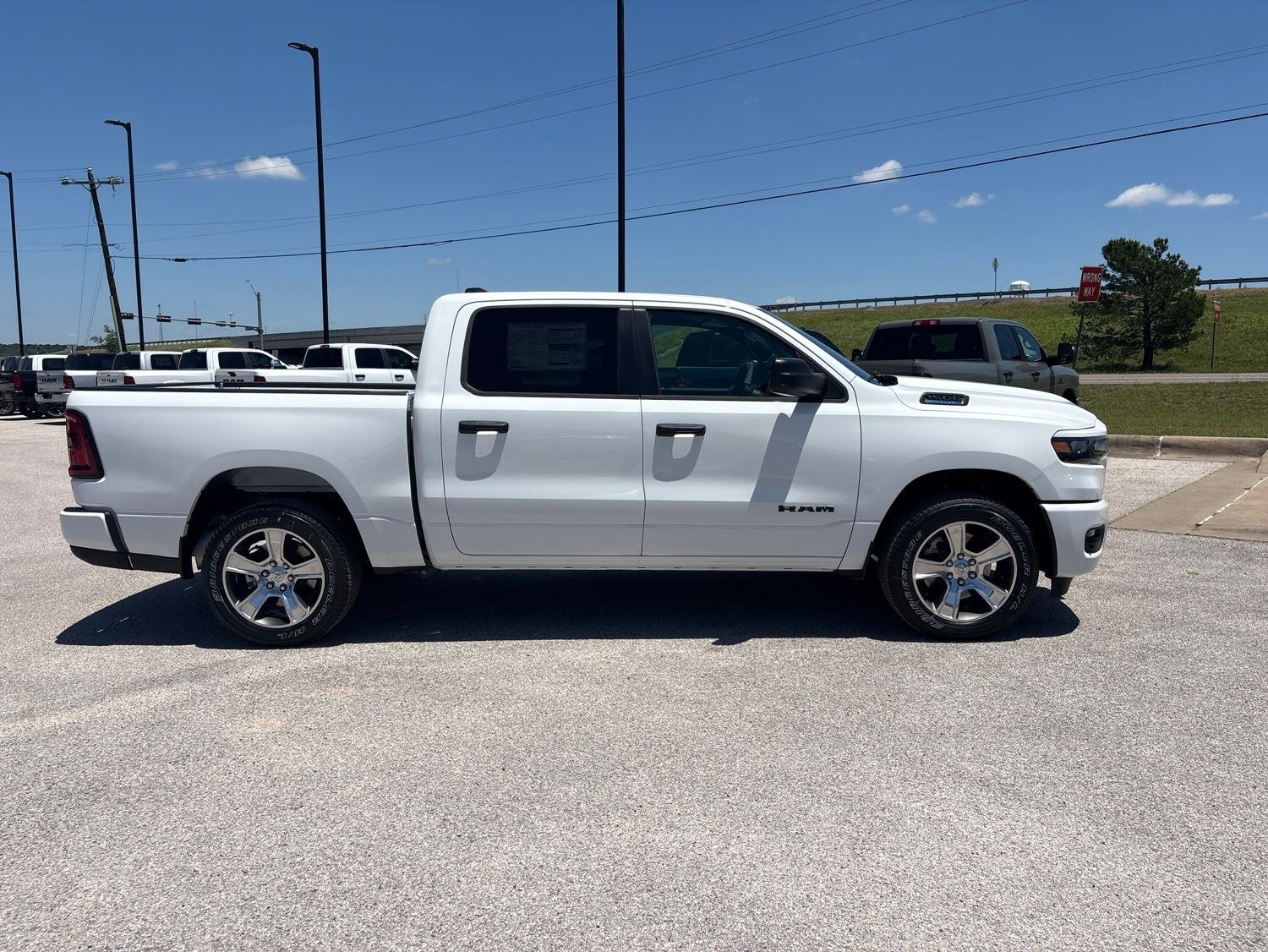 2026 RAM Ram 1500 RAM 1500 EXPRESS CREW CAB 4X2 5'7' BOX
