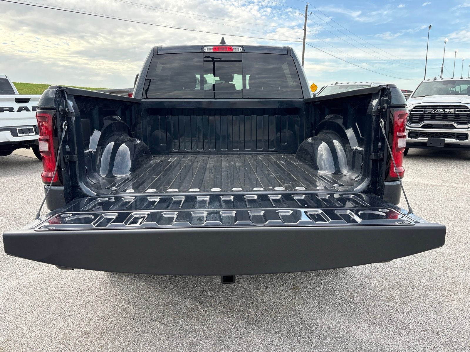 2026 RAM Ram 1500 RAM 1500 EXPRESS CREW CAB 4X2 5'7' BOX