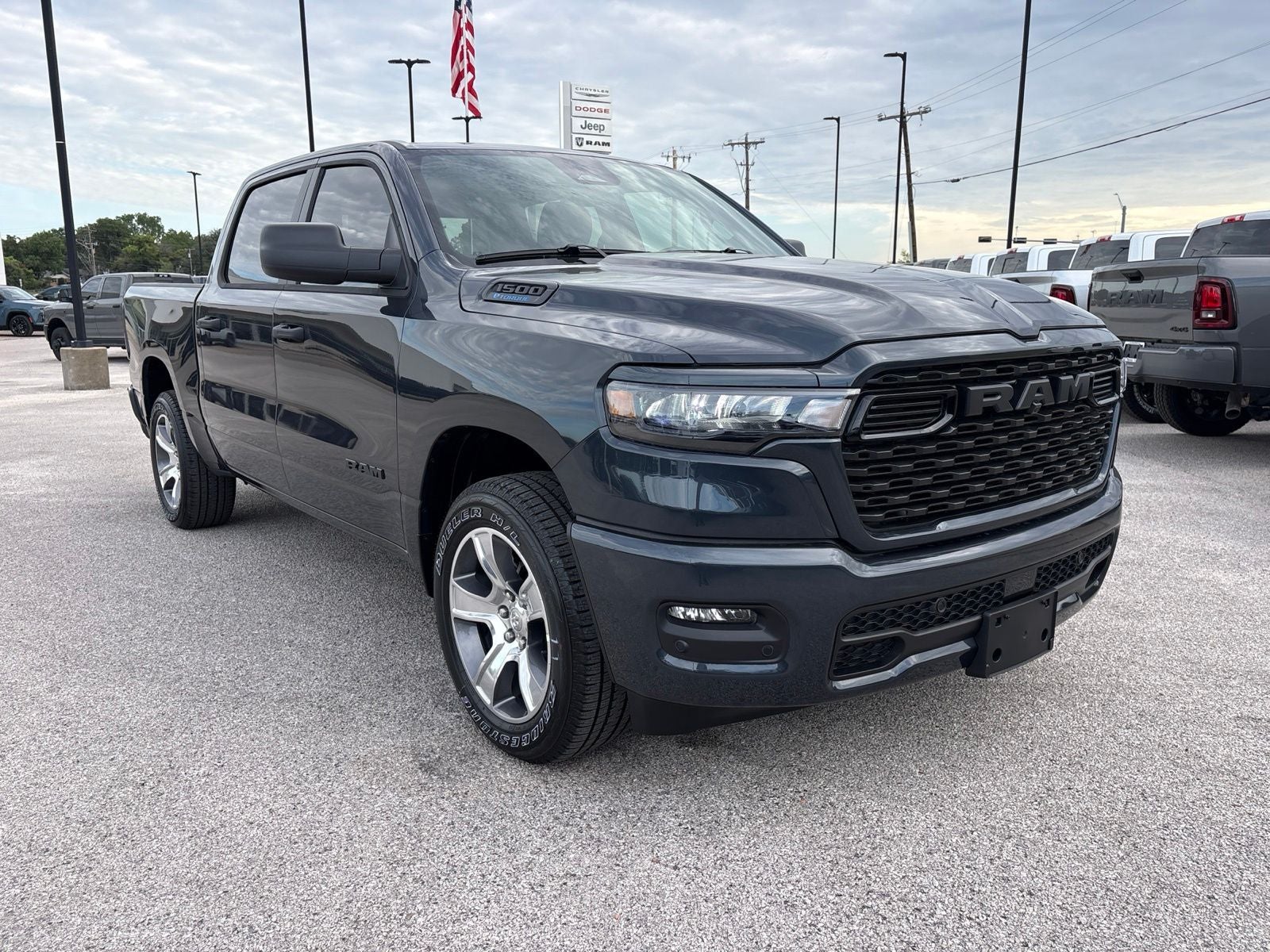 2026 RAM Ram 1500 RAM 1500 EXPRESS CREW CAB 4X2 5'7' BOX
