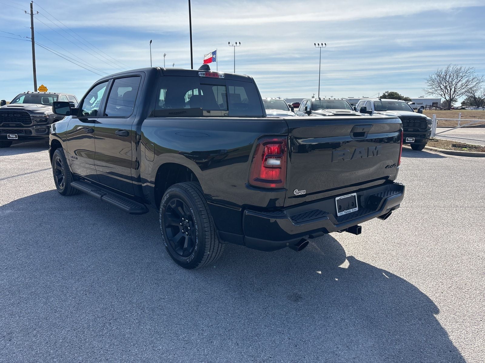 2026 RAM Ram 1500 RAM 1500 EXPRESS CREW CAB 4X4 5'7' BOX