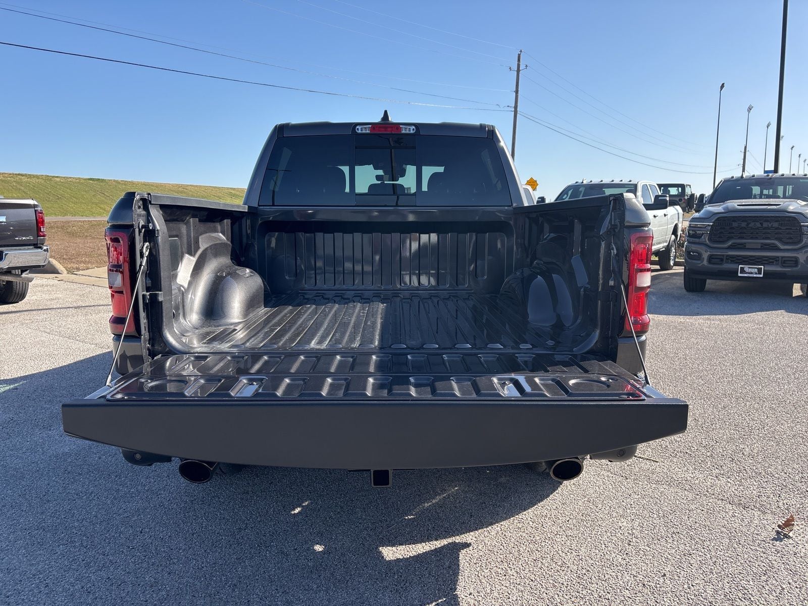 2026 RAM Ram 1500 RAM 1500 EXPRESS CREW CAB 4X4 5'7' BOX