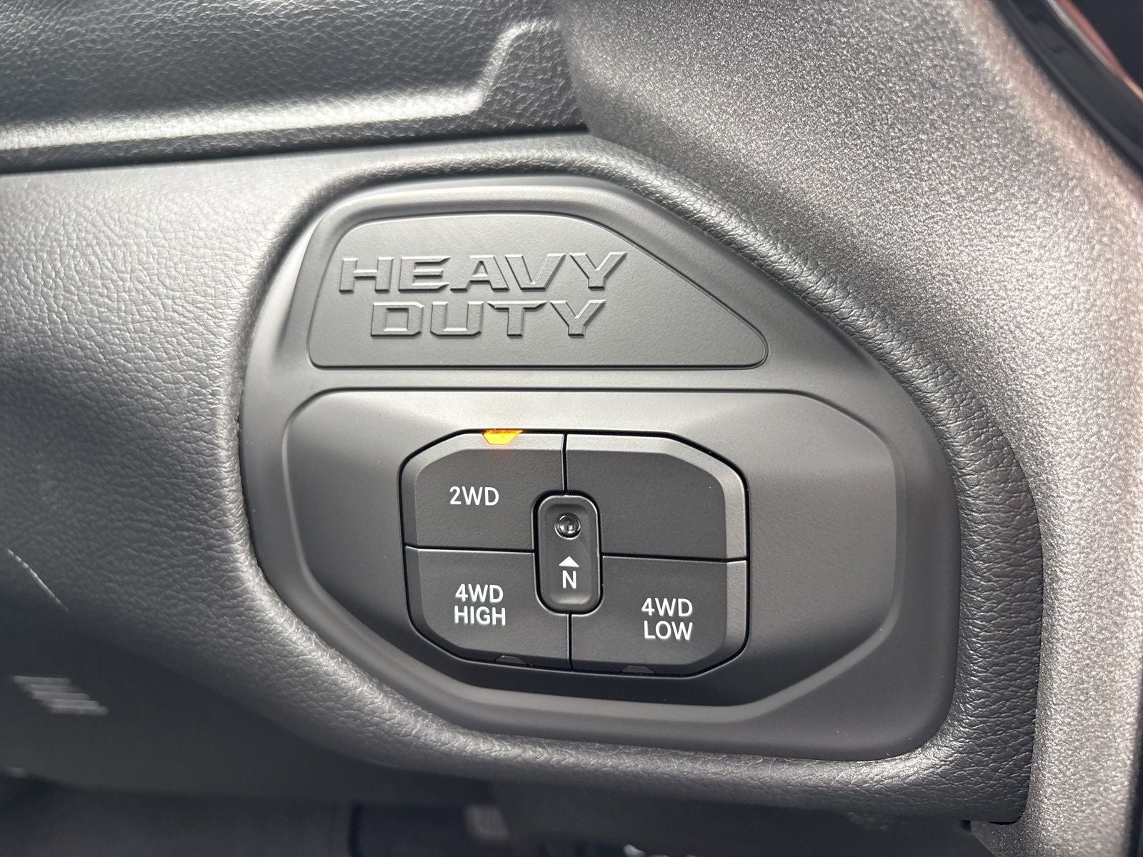 2026 RAM Ram 2500 RAM 2500 BLACK EXPRESS CREW CAB 4X4 6'4' BOX