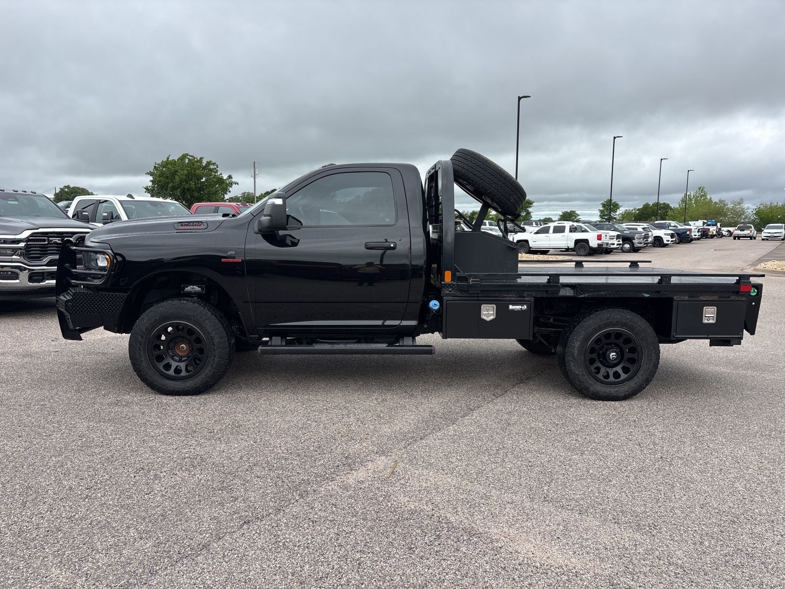 2024 RAM 3500 Chassis Tradesman/SLT
