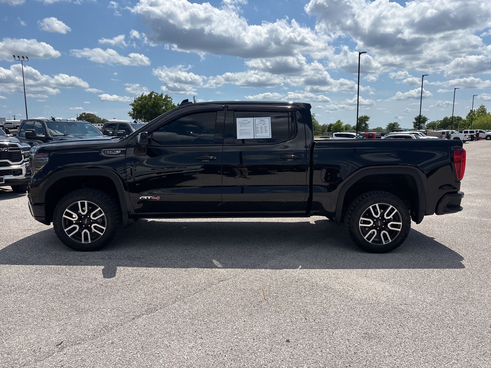 2024 GMC Sierra 1500 4WD Crew Cab Short Box AT4