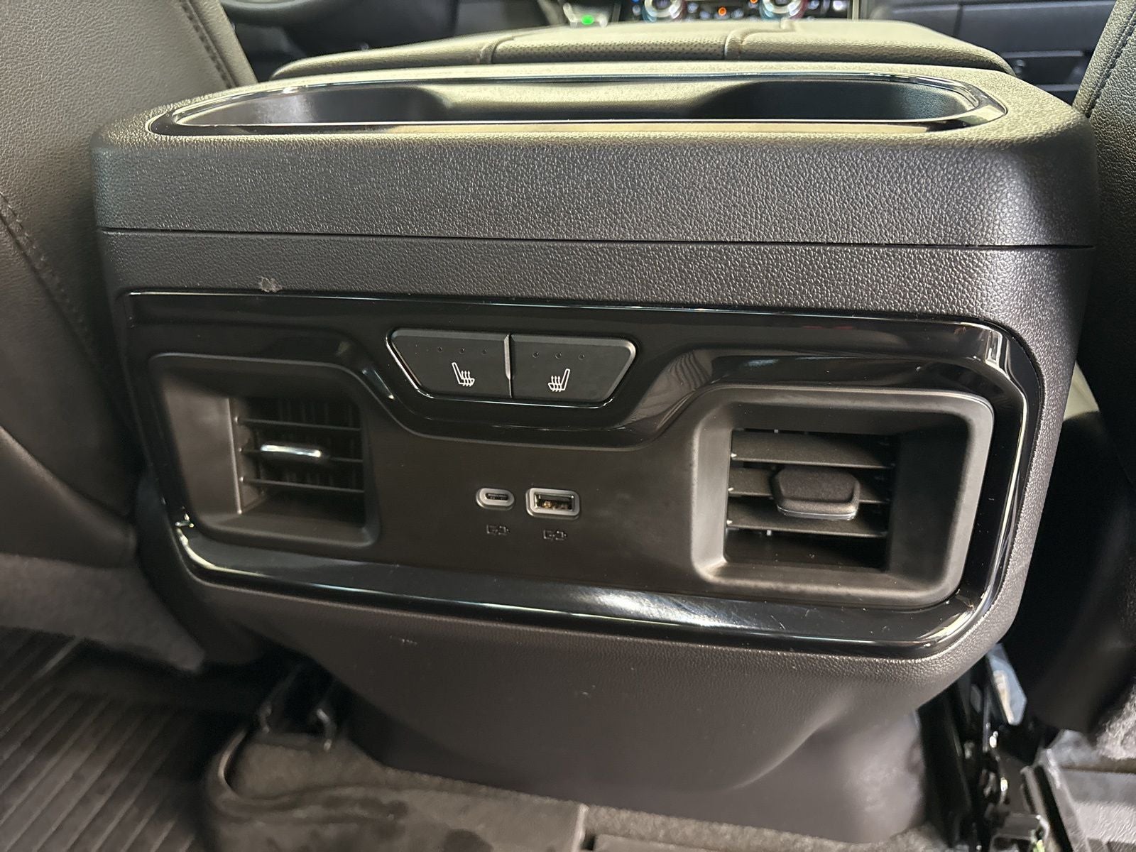2024 GMC Sierra 1500 4WD Crew Cab Short Box AT4