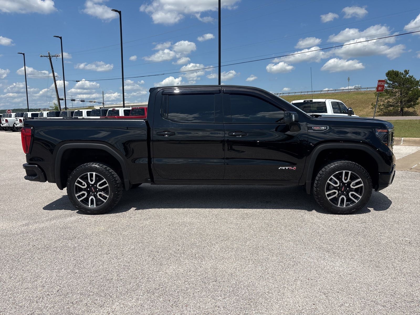 2024 GMC Sierra 1500 4WD Crew Cab Short Box AT4