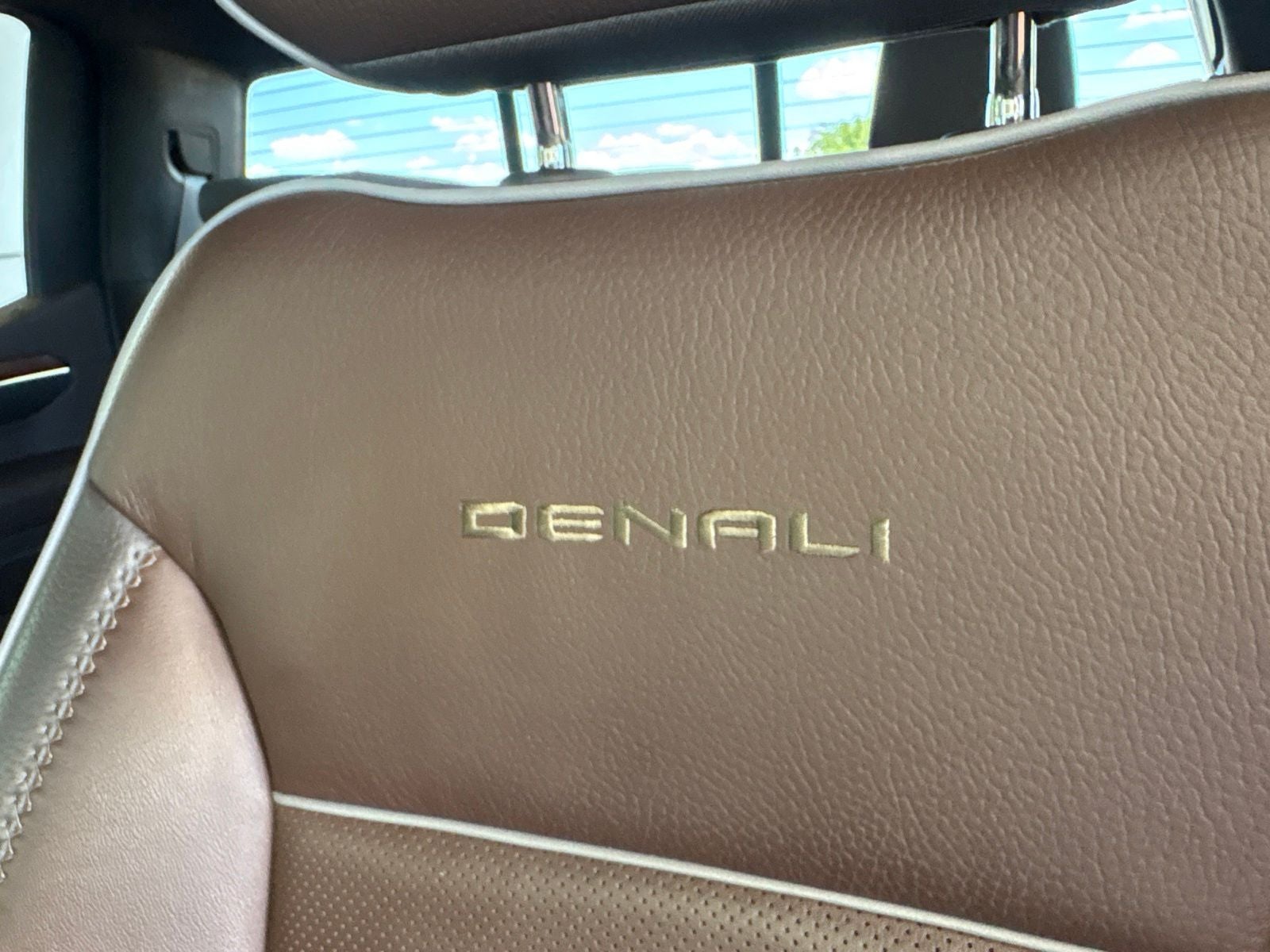 2022 GMC Sierra 1500 4WD Crew Cab Short Box Denali