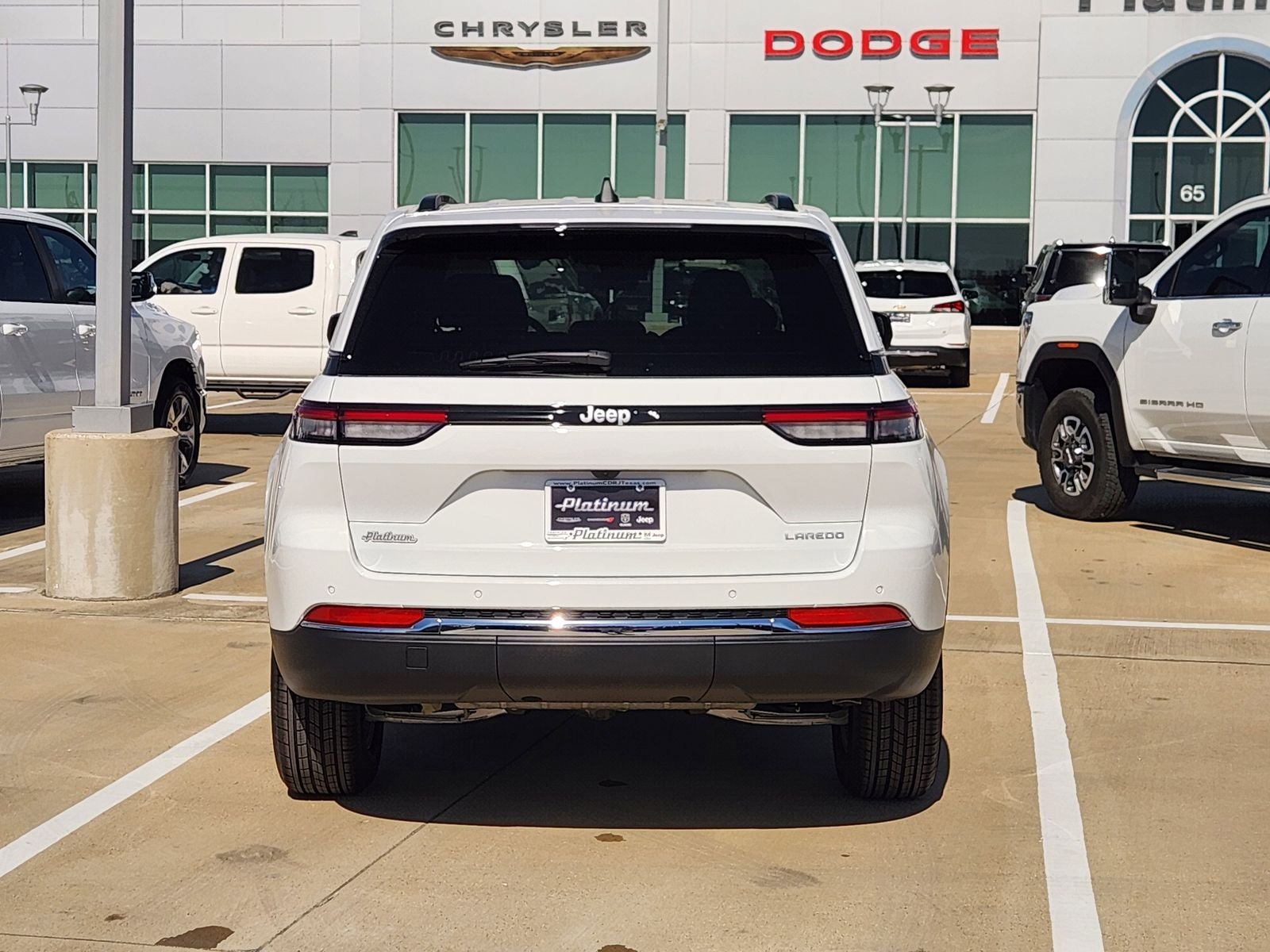 2026 Jeep Grand Cherokee GRAND CHEROKEE LAREDO 4X2