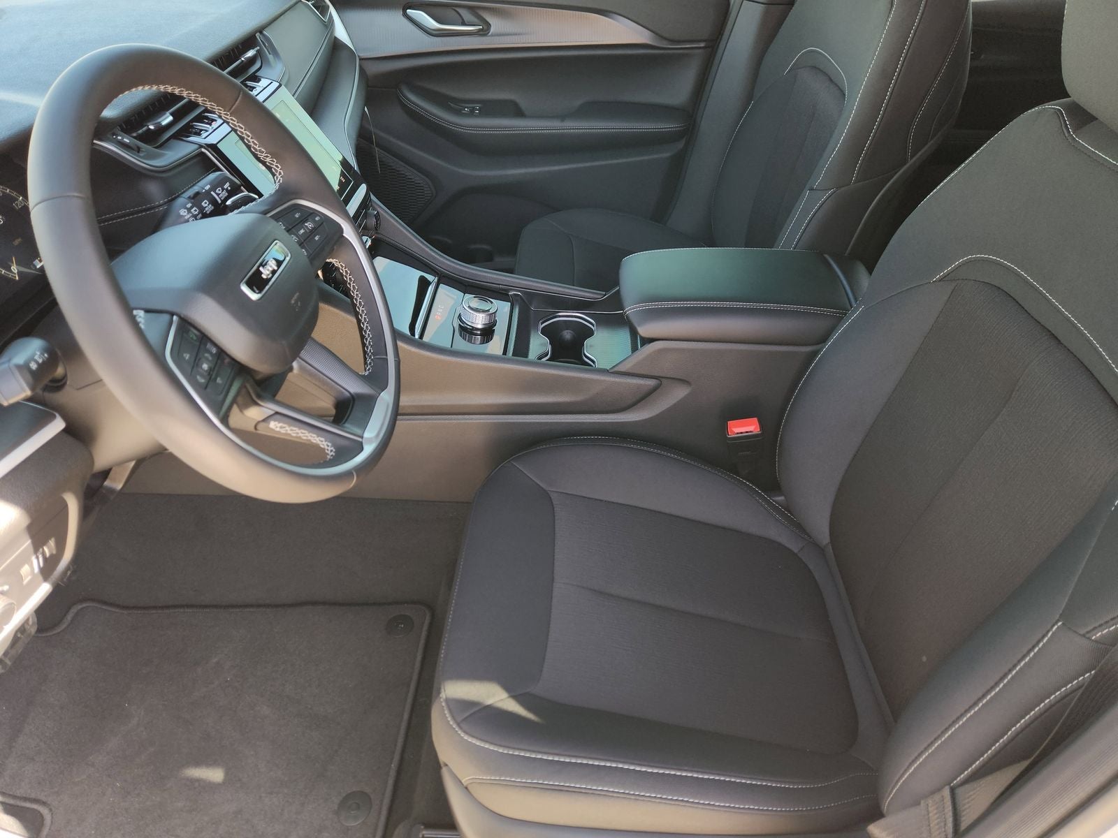 2026 Jeep Grand Cherokee GRAND CHEROKEE LAREDO 4X2