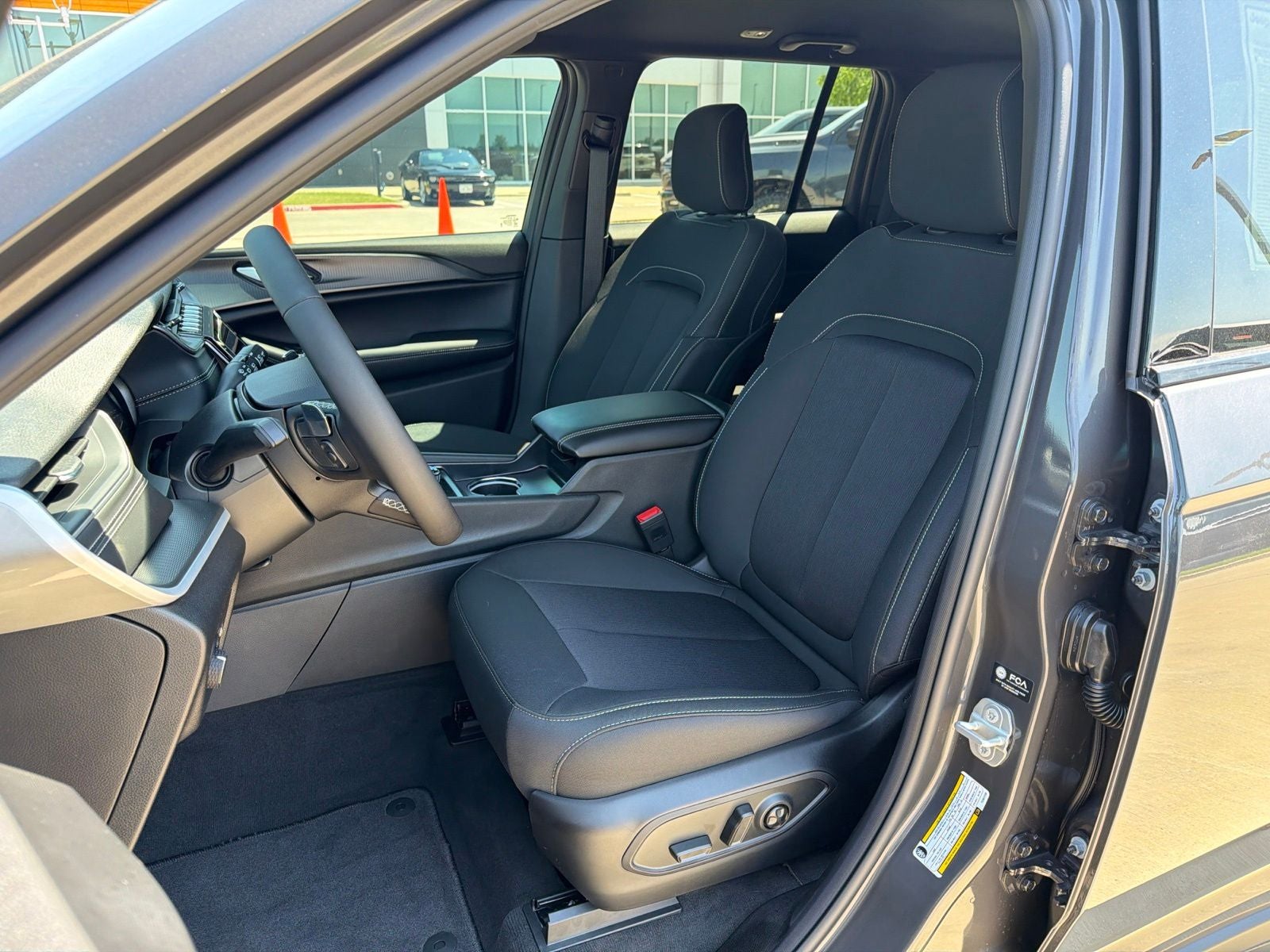 2026 Jeep Grand Cherokee GRAND CHEROKEE LAREDO 4X2