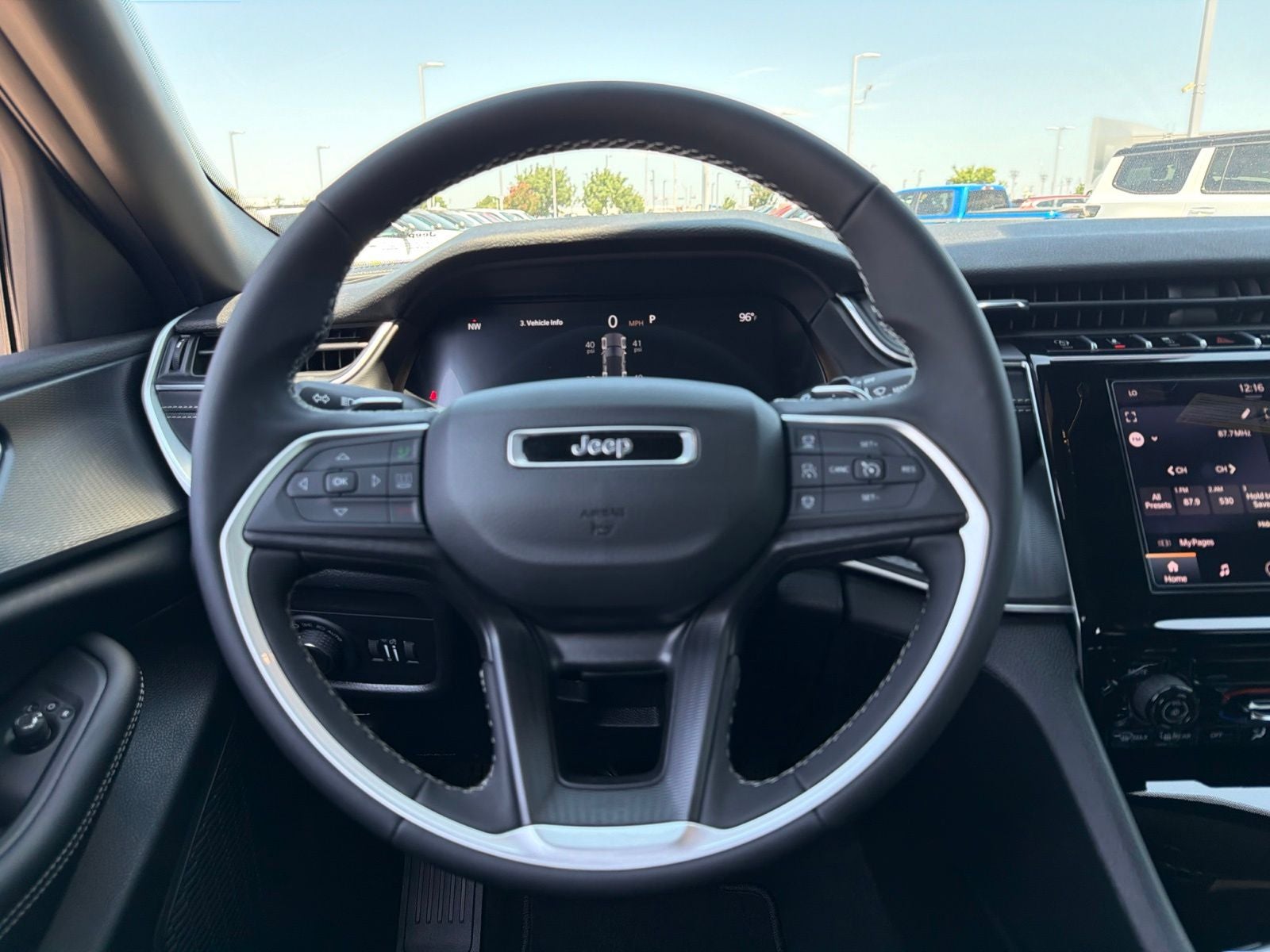 2026 Jeep Grand Cherokee GRAND CHEROKEE LAREDO 4X2