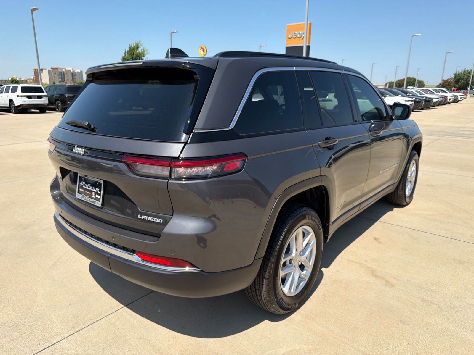 2026 Jeep Grand Cherokee GRAND CHEROKEE LAREDO 4X2
