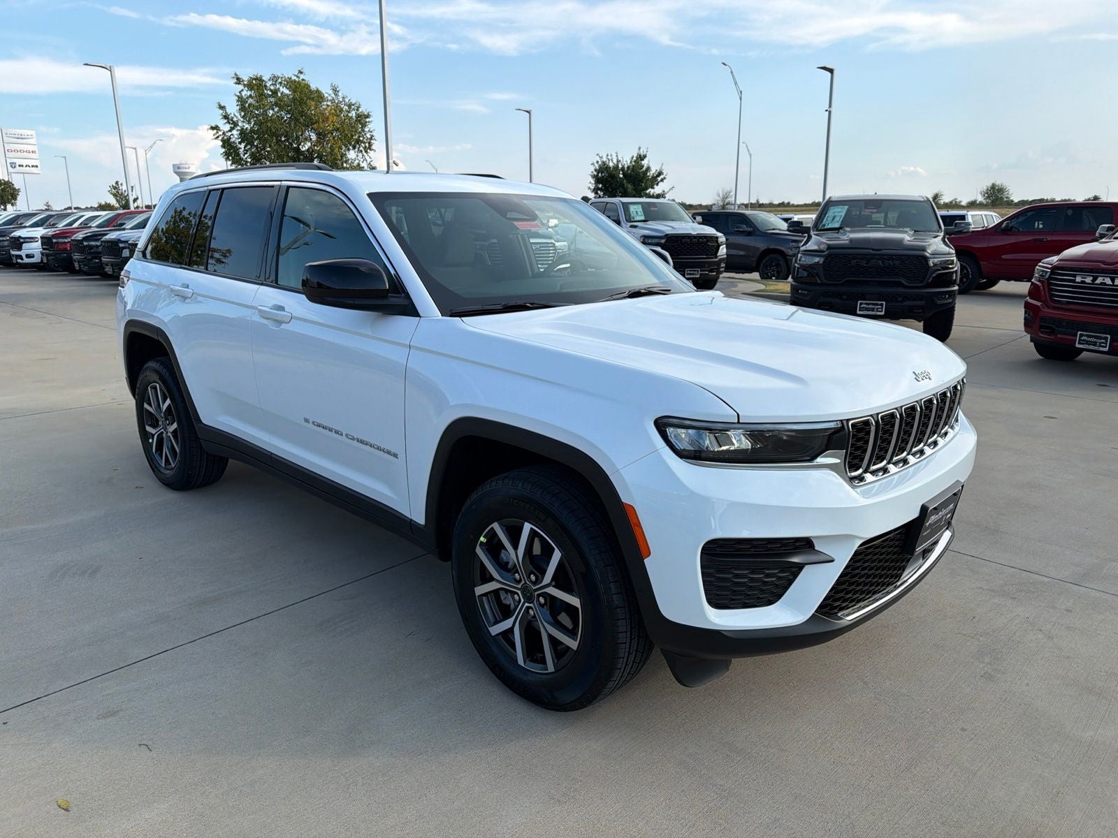 2027 Jeep Grand Cherokee Laredo X