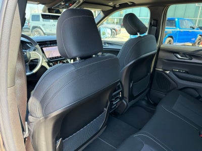 2027 Jeep Grand Cherokee Laredo X