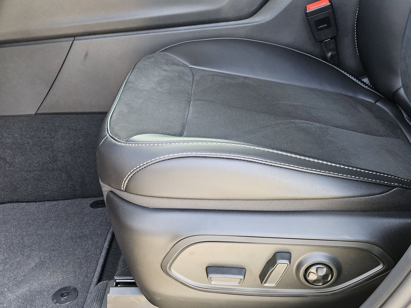 2026 Jeep Grand Cherokee GRAND CHEROKEE LAREDO ALTITUDE 4X2