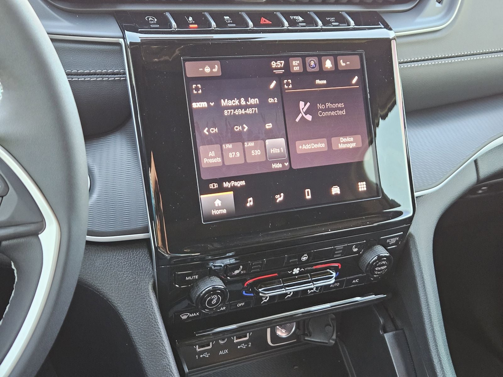 2025 Jeep Grand Cherokee GRAND CHEROKEE LAREDO X 4X4