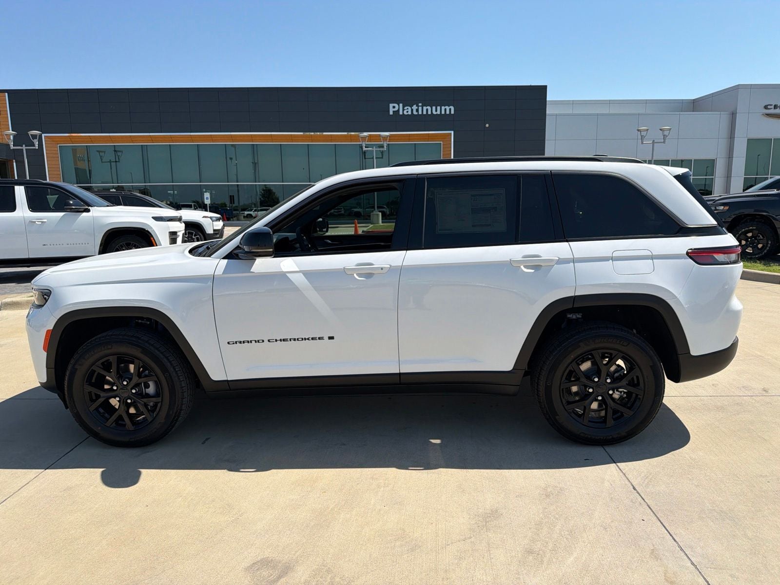 2026 Jeep Grand Cherokee GRAND CHEROKEE LAREDO ALTITUDE 4X4
