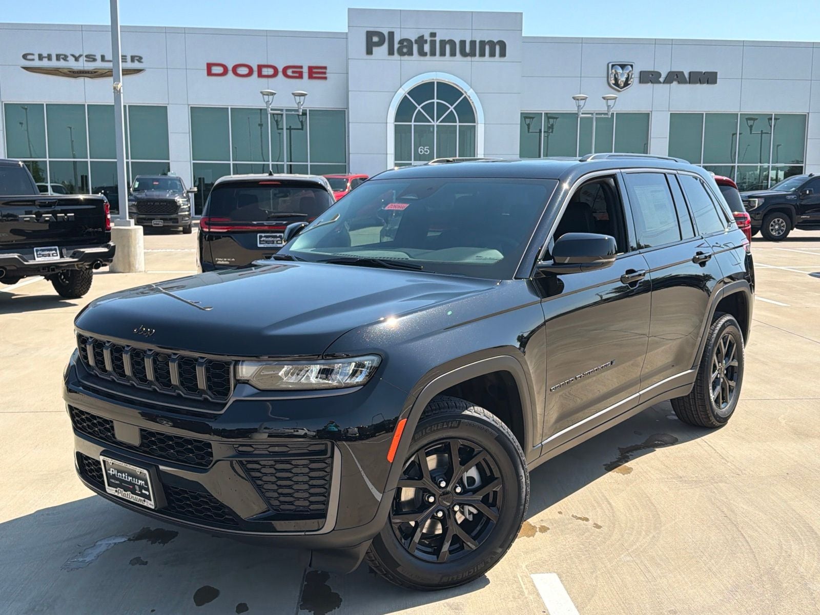 2026 Jeep Grand Cherokee GRAND CHEROKEE LAREDO ALTITUDE 4X4