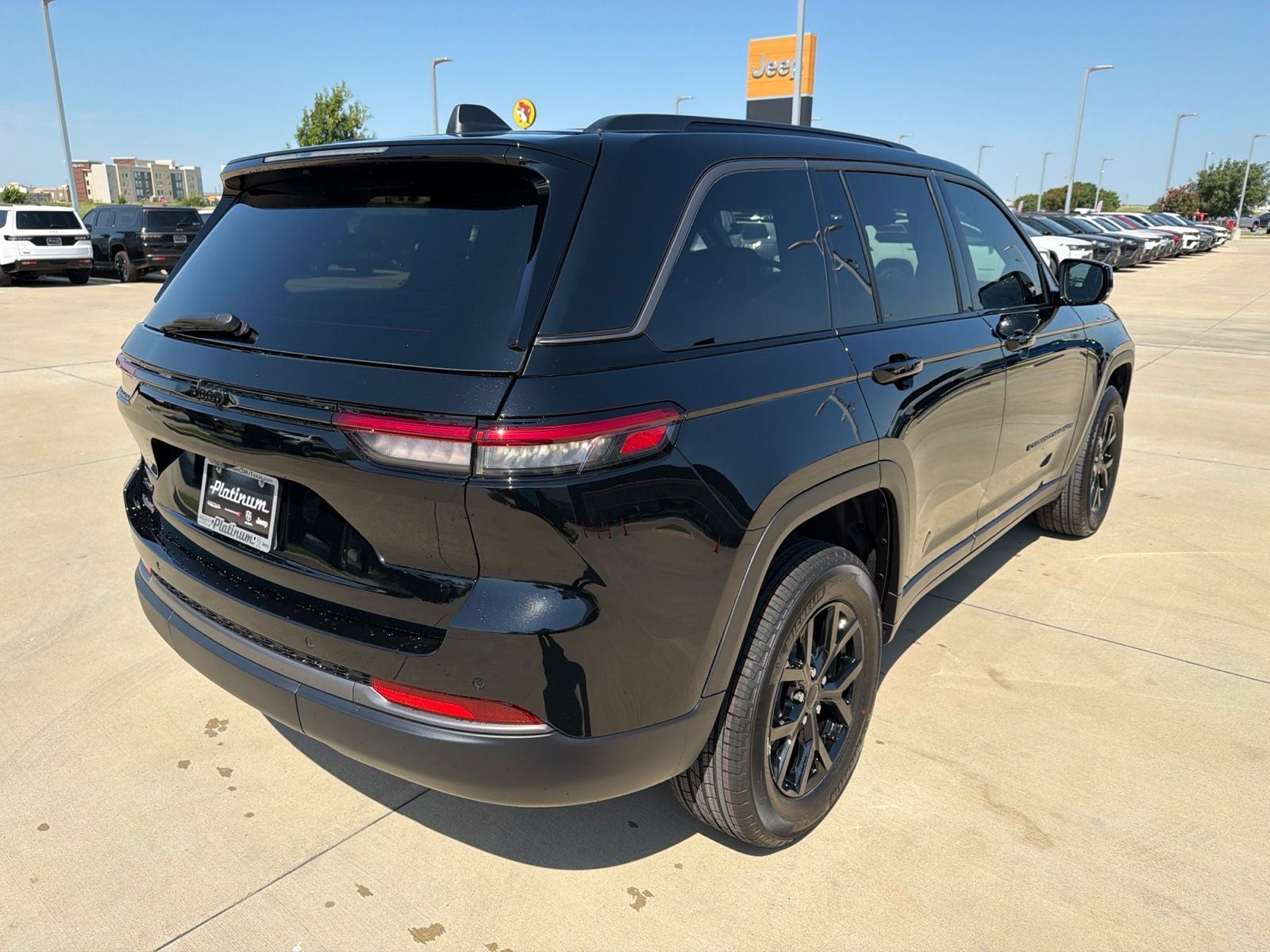 2026 Jeep Grand Cherokee GRAND CHEROKEE LAREDO ALTITUDE 4X4