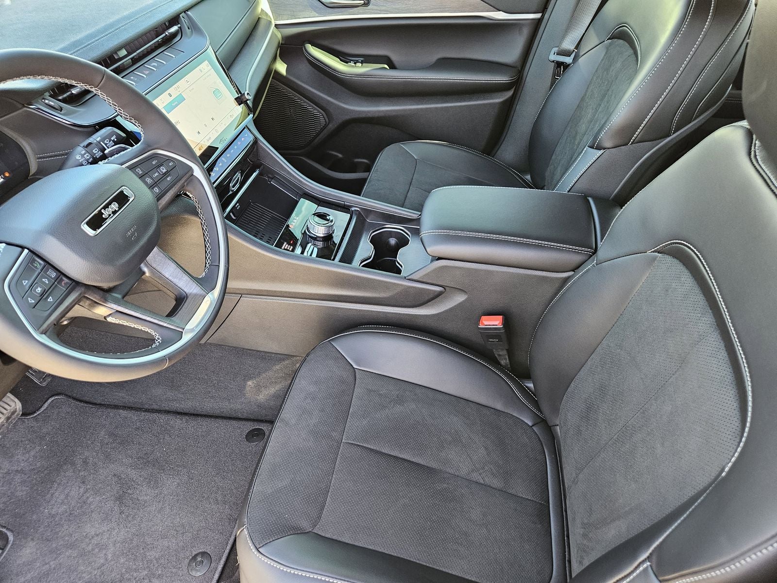 2026 Jeep Grand Cherokee GRAND CHEROKEE ALTITUDE 4X4