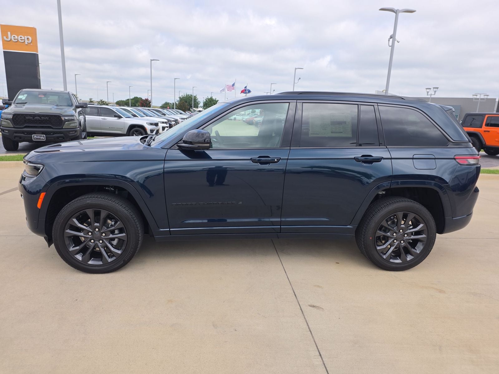 2026 Jeep Grand Cherokee GRAND CHEROKEE LIMITED RESERVE 4X4