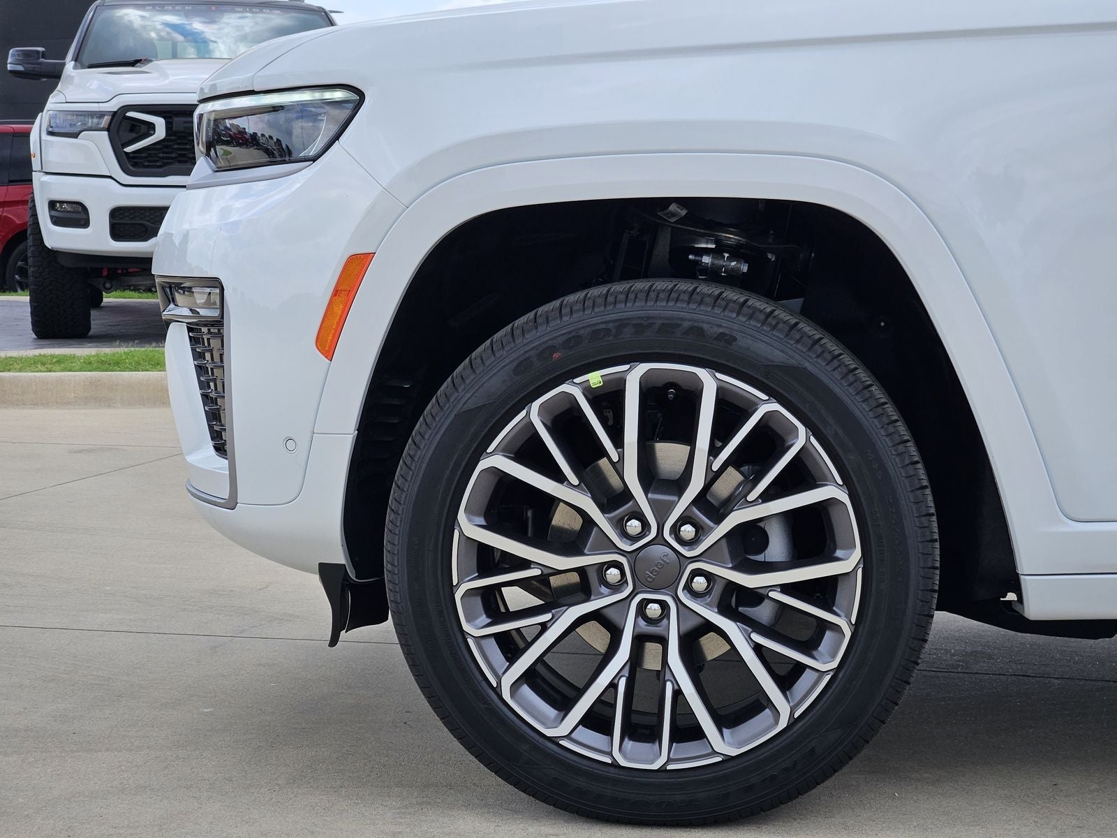 2026 Jeep Grand Cherokee GRAND CHEROKEE SUMMIT 4X4