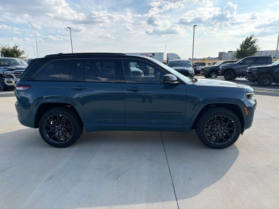 2027 Jeep Grand Cherokee Summit