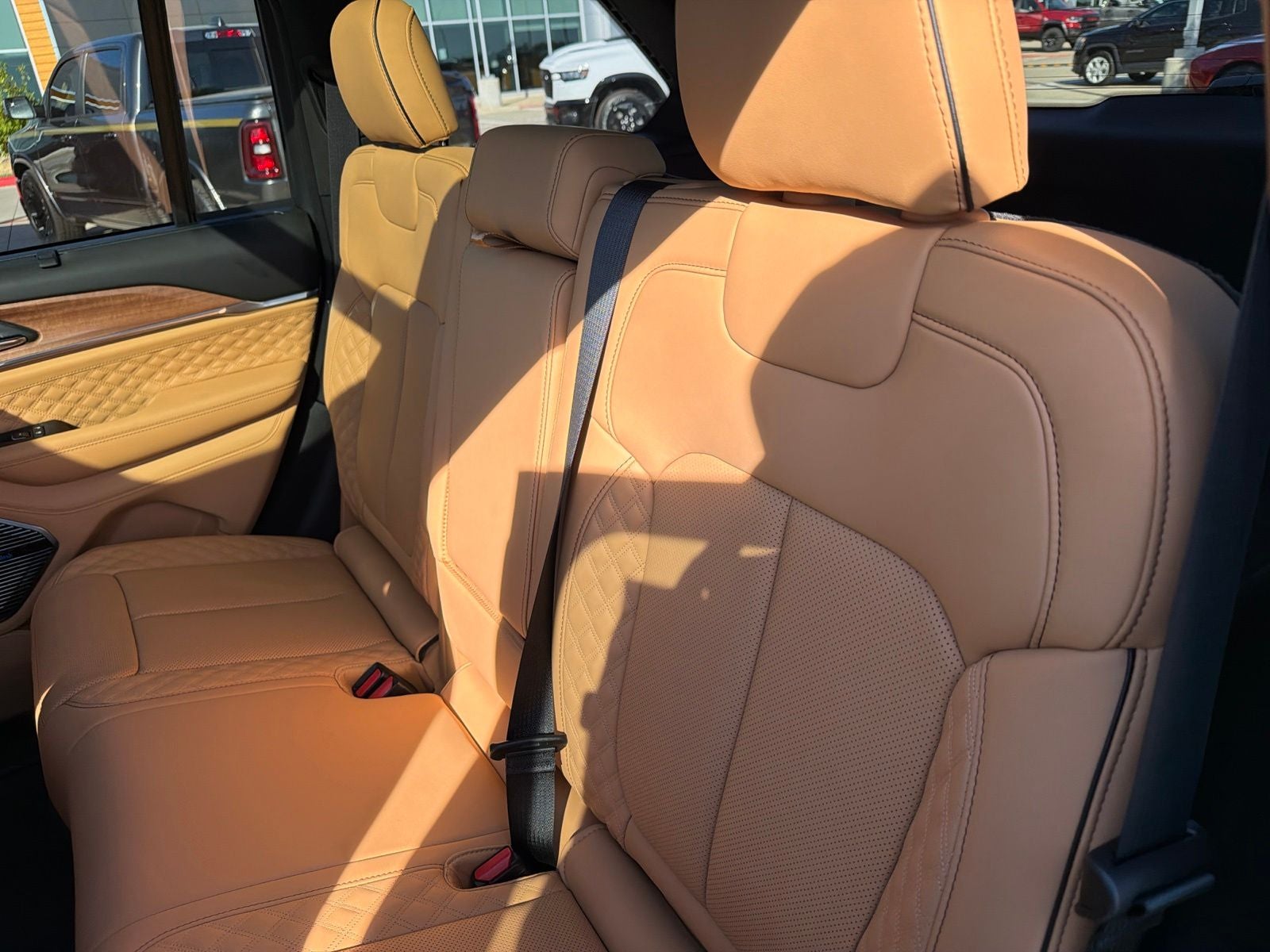 2027 Jeep Grand Cherokee Summit