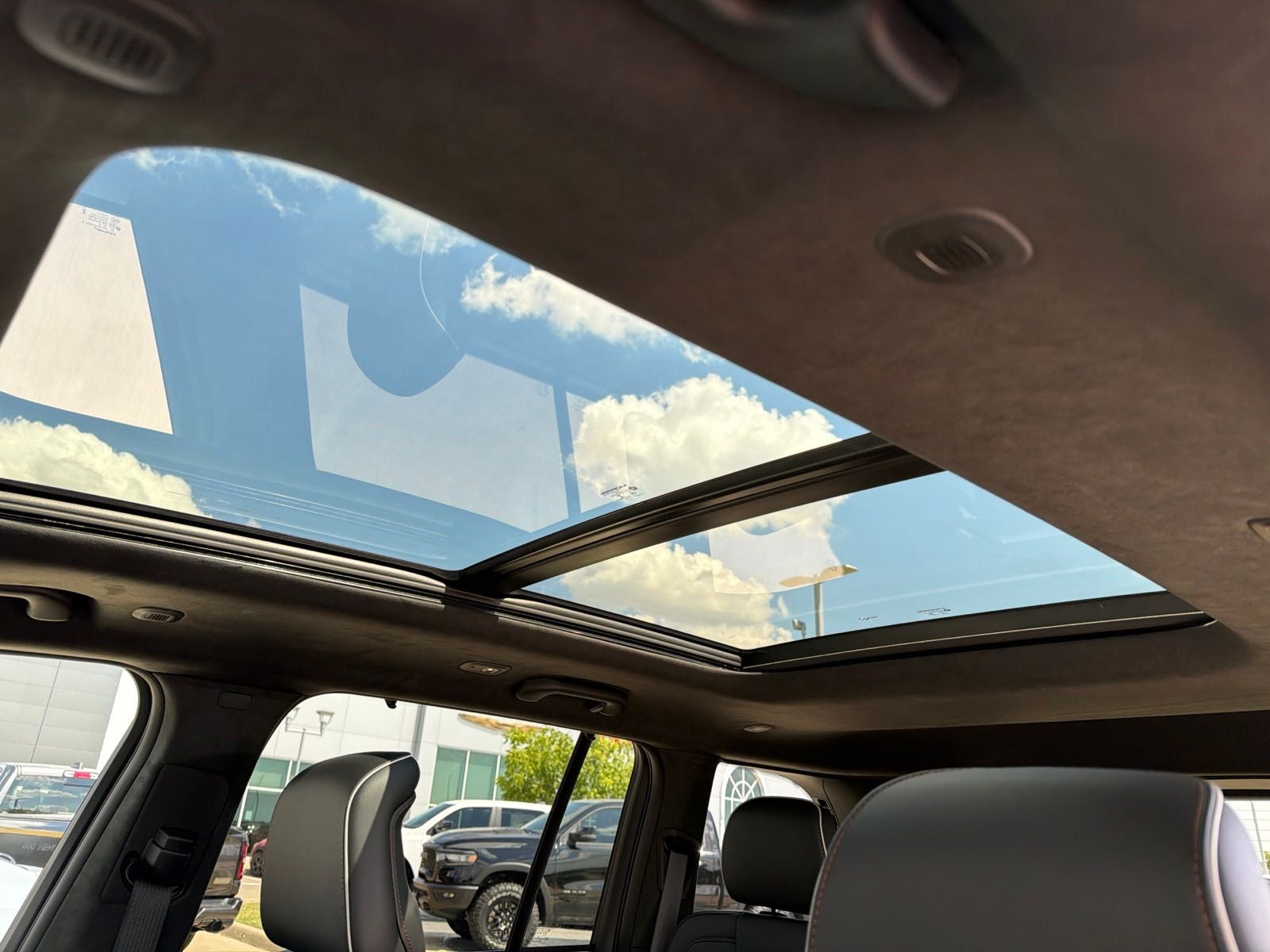 2027 Jeep Grand Cherokee Summit