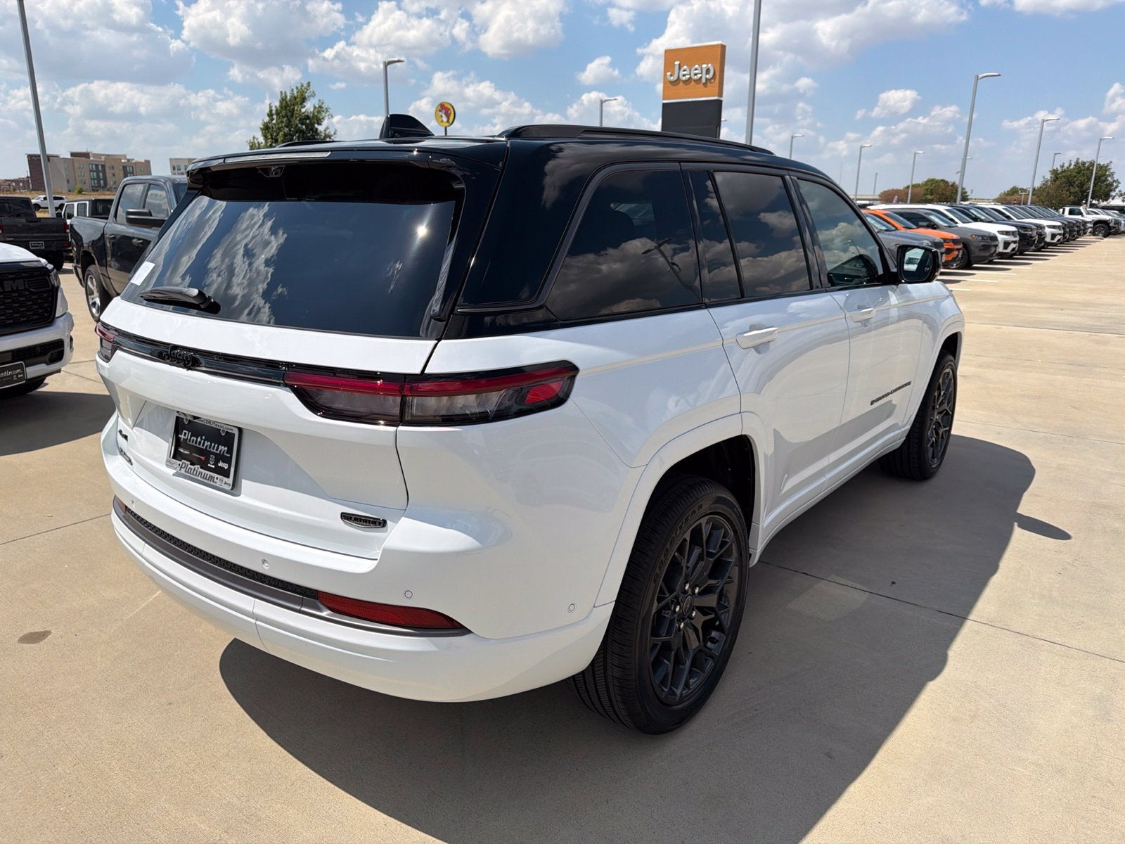 2027 Jeep Grand Cherokee Summit