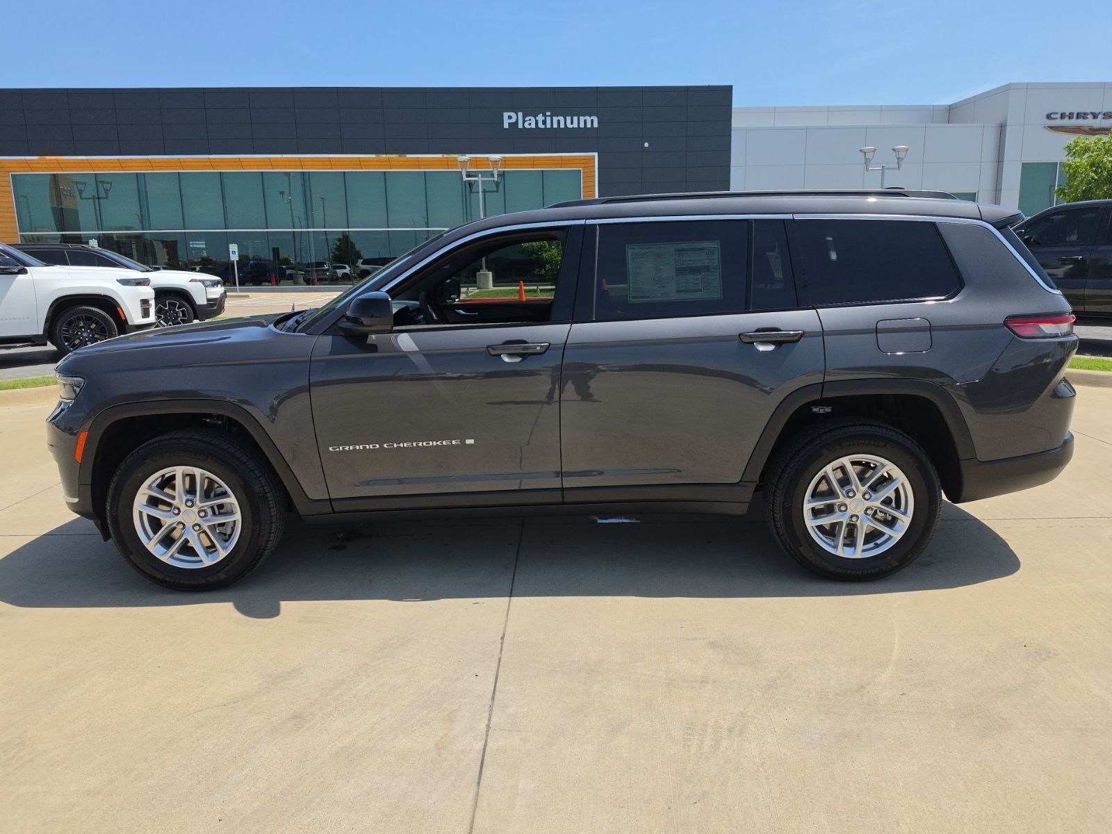 2026 Jeep Grand Cherokee L GRAND CHEROKEE L LAREDO X 4X2