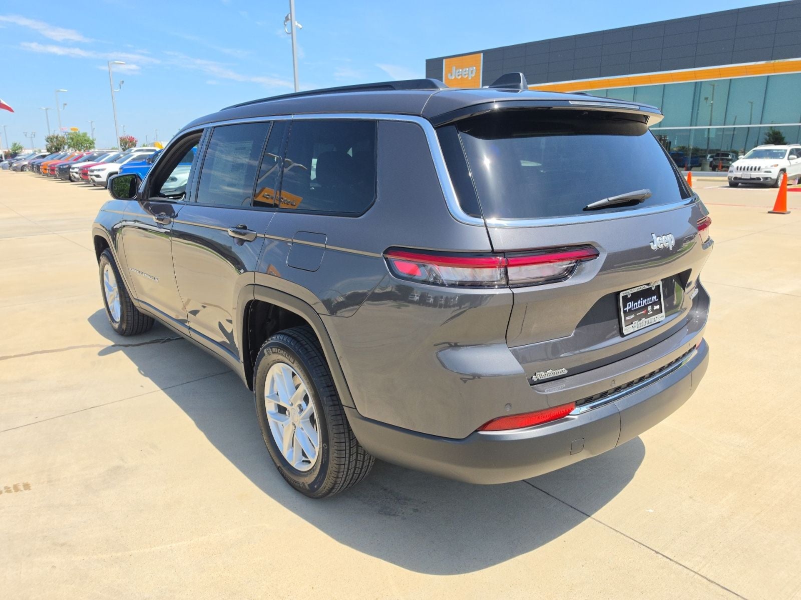 2026 Jeep Grand Cherokee L GRAND CHEROKEE L LAREDO X 4X2
