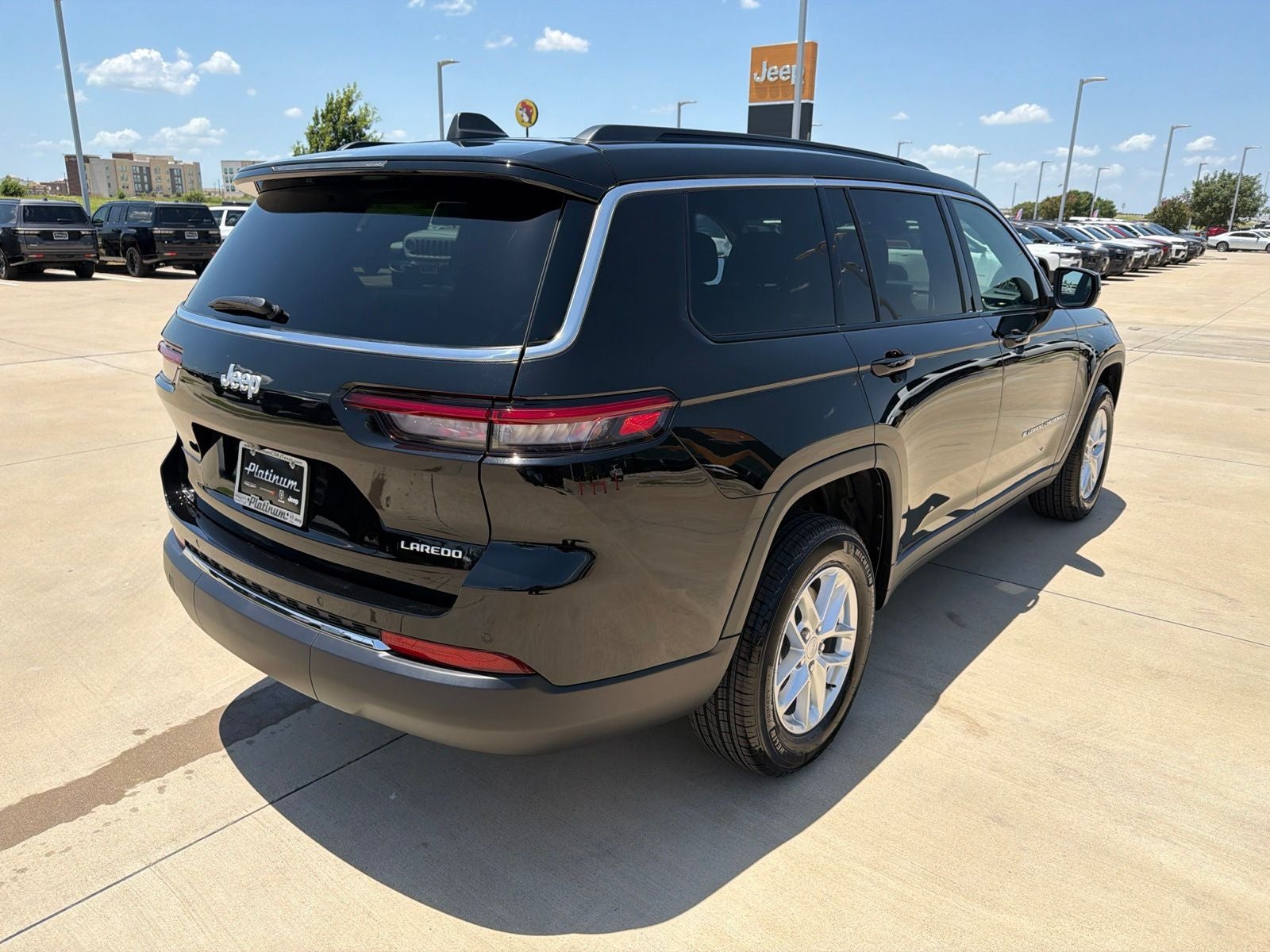2026 Jeep Grand Cherokee L GRAND CHEROKEE L LAREDO X 4X2