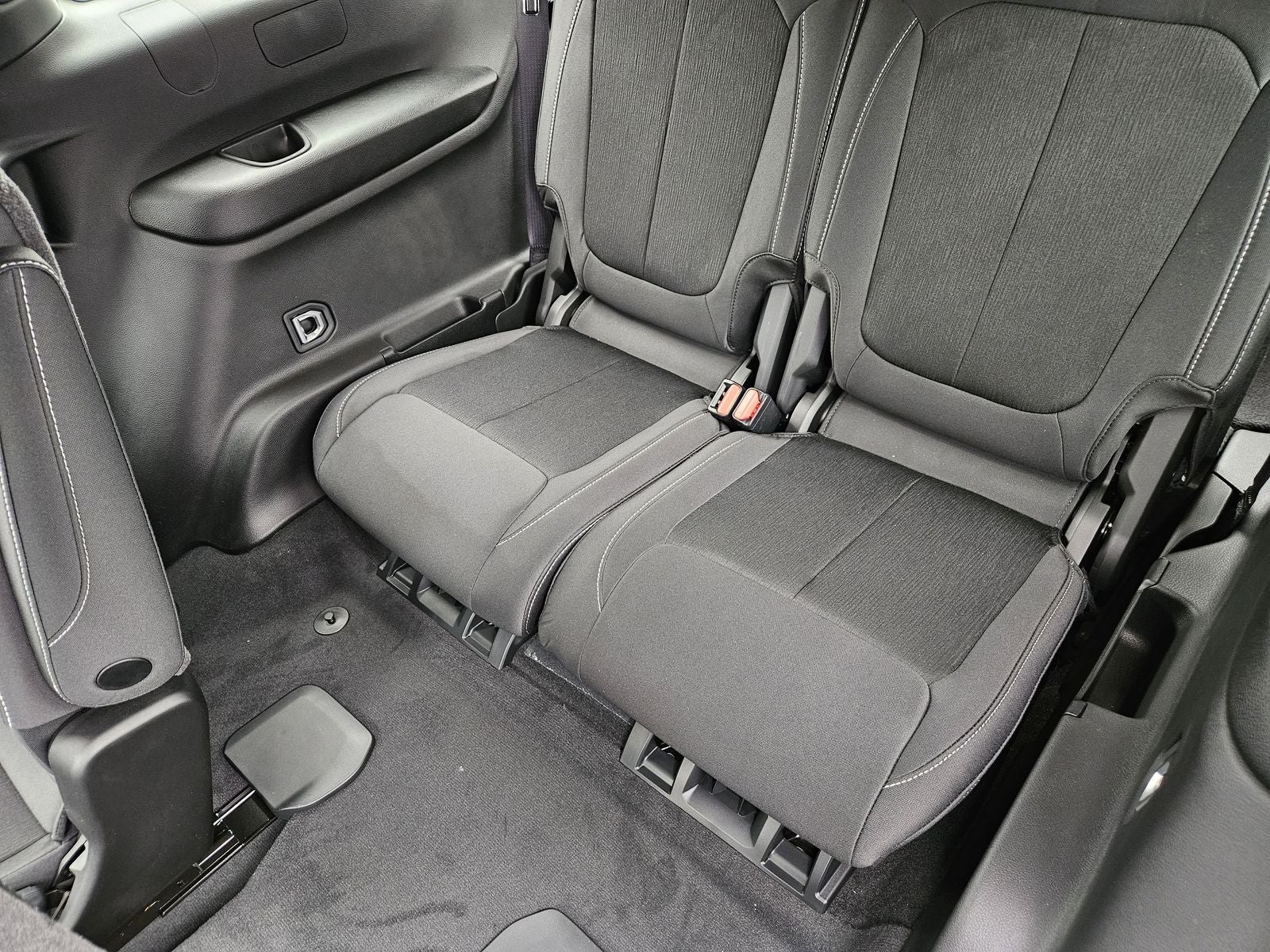 2025 Jeep Grand Cherokee L GRAND CHEROKEE L LAREDO X 4X2