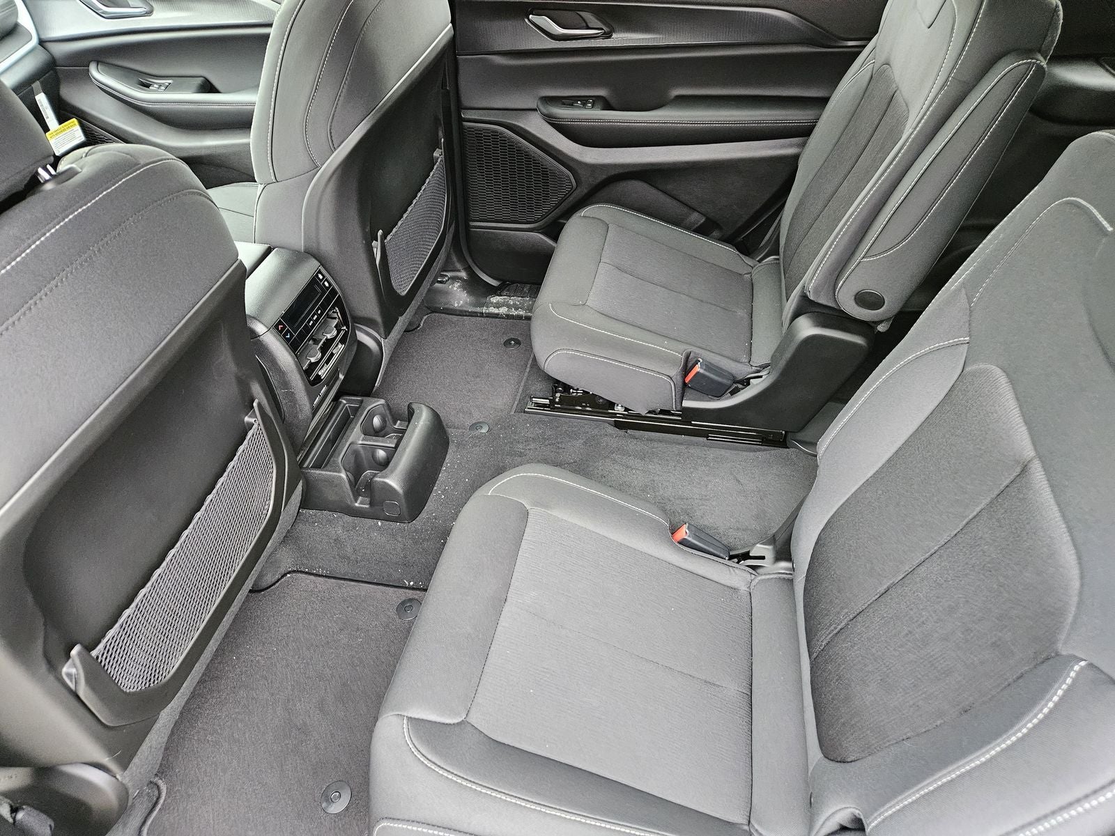 2026 Jeep Grand Cherokee L GRAND CHEROKEE L LAREDO 4X2