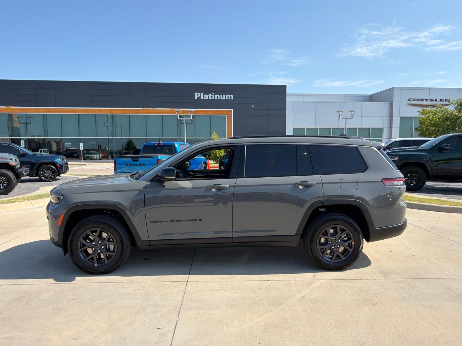 2027 Jeep Grand Cherokee L Laredo Altitude