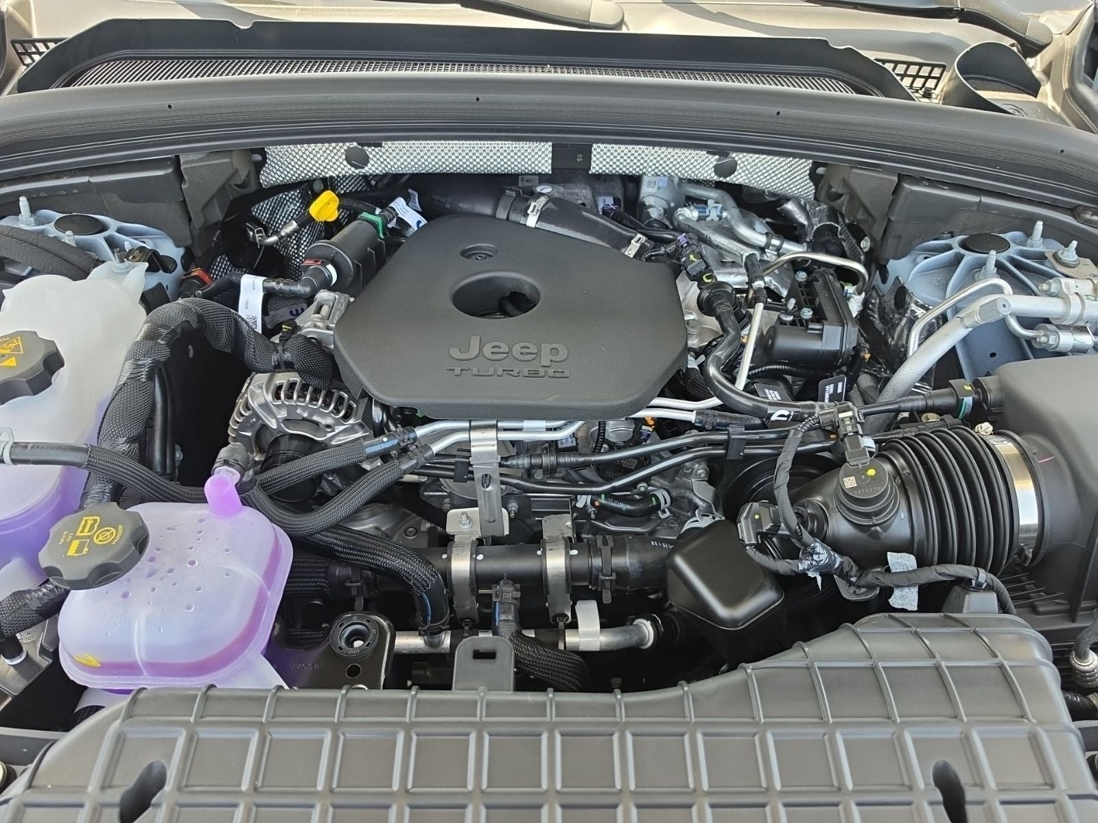 2026 Jeep Grand Cherokee L GRAND CHEROKEE L LAREDO ALTITUDE 4X2