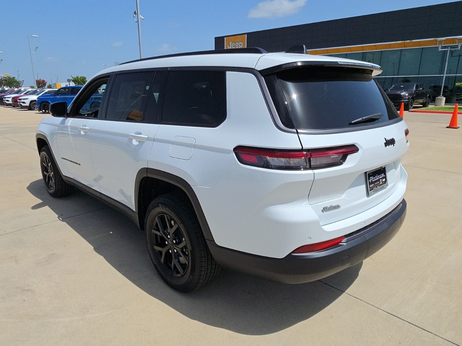 2026 Jeep Grand Cherokee L GRAND CHEROKEE L LAREDO ALTITUDE 4X2