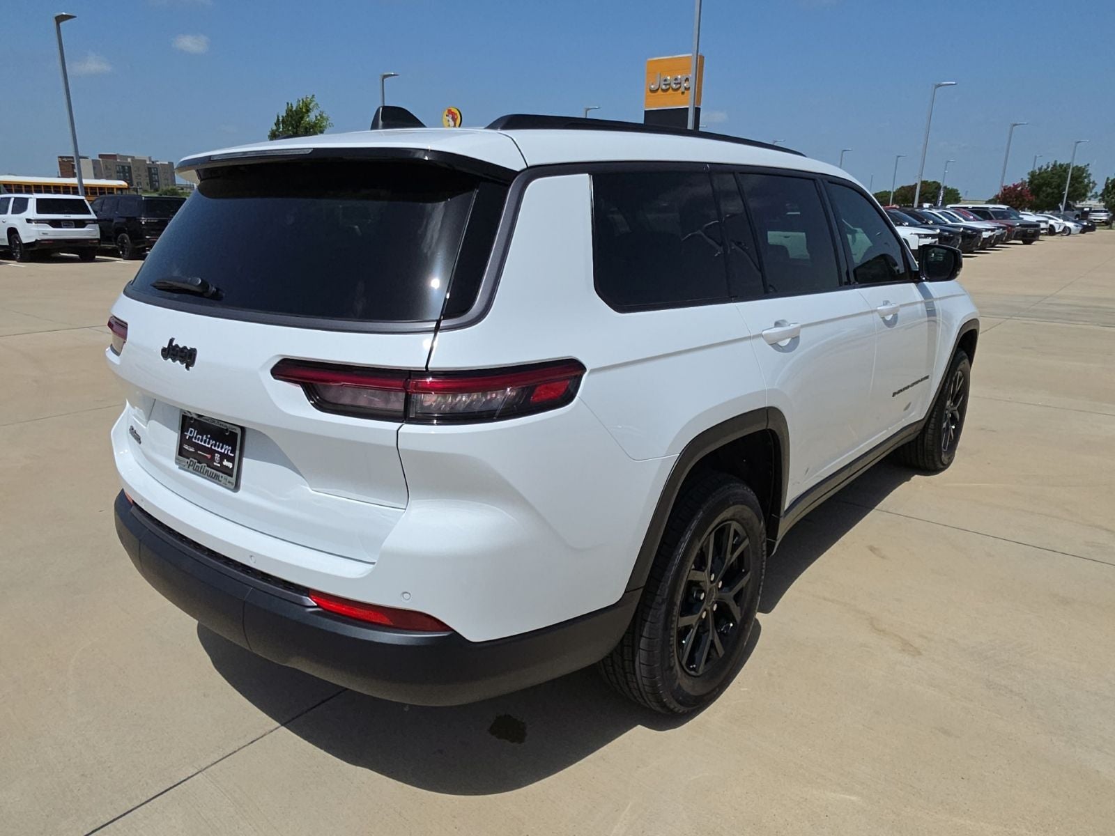 2026 Jeep Grand Cherokee L GRAND CHEROKEE L LAREDO ALTITUDE 4X2