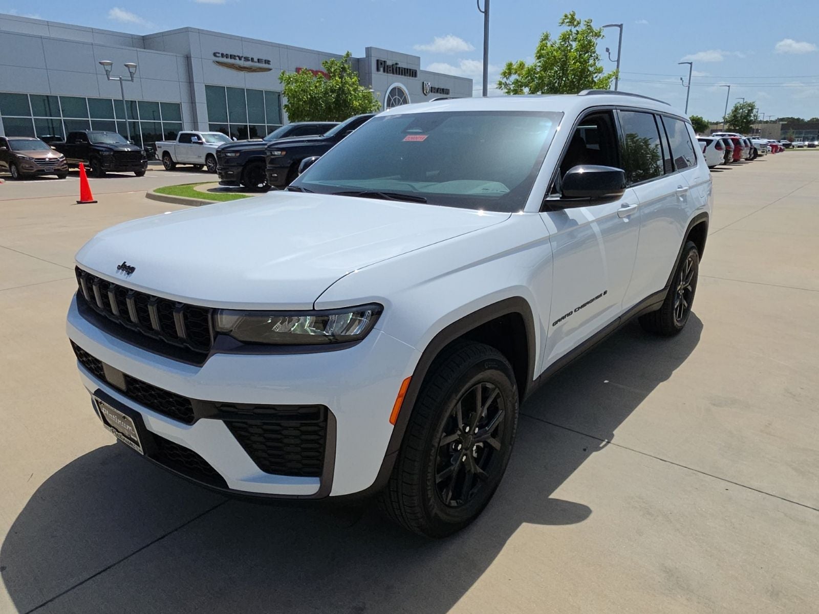 2026 Jeep Grand Cherokee L GRAND CHEROKEE L LAREDO ALTITUDE 4X2