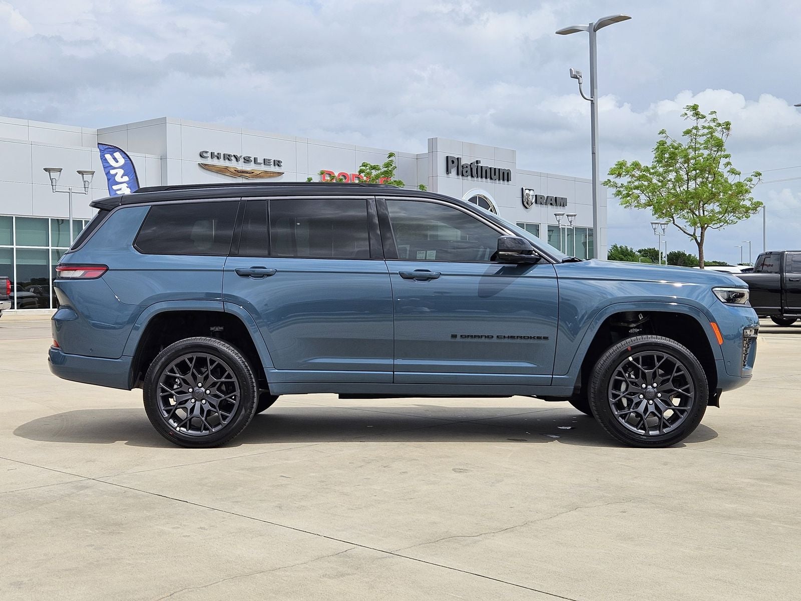 2026 Jeep Grand Cherokee L GRAND CHEROKEE L SUMMIT 4X4