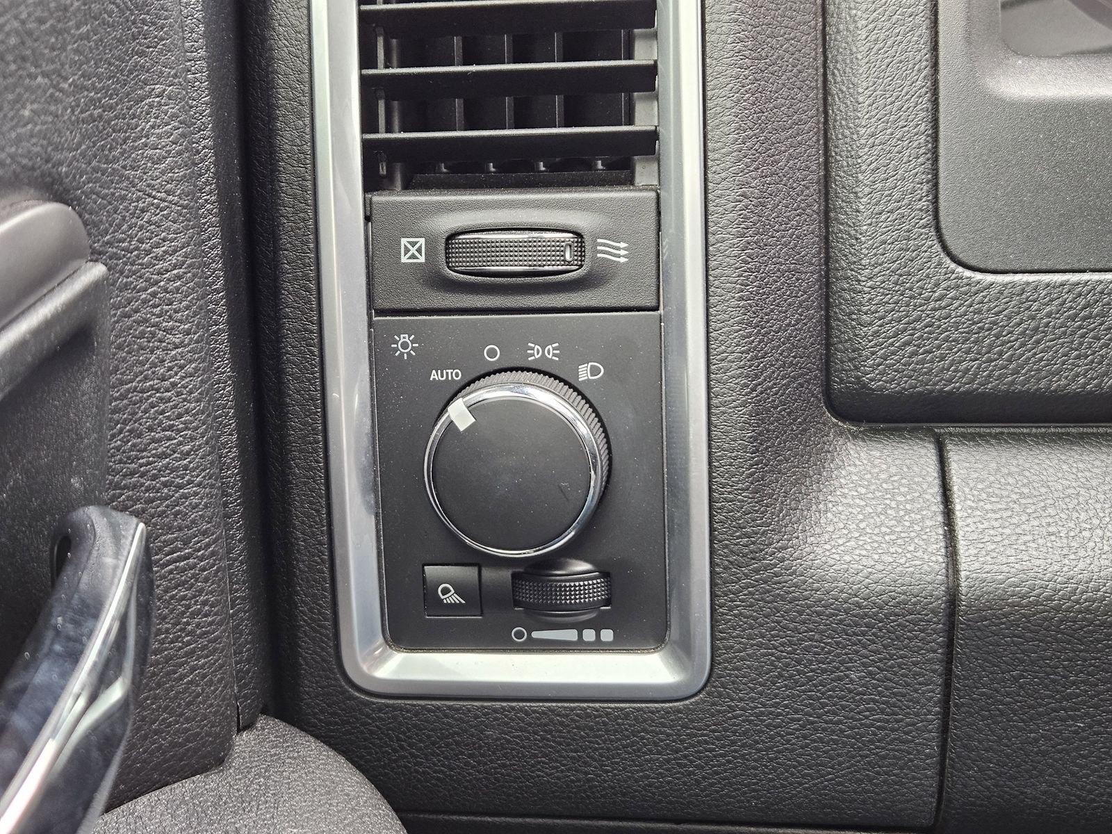 2024 RAM 1500 Classic Warlock Crew Cab 4x4 5'7' Box