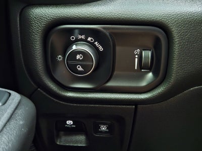 2025 RAM Ram 1500 Tradesman Crew Cab 4x2 5'7' Box