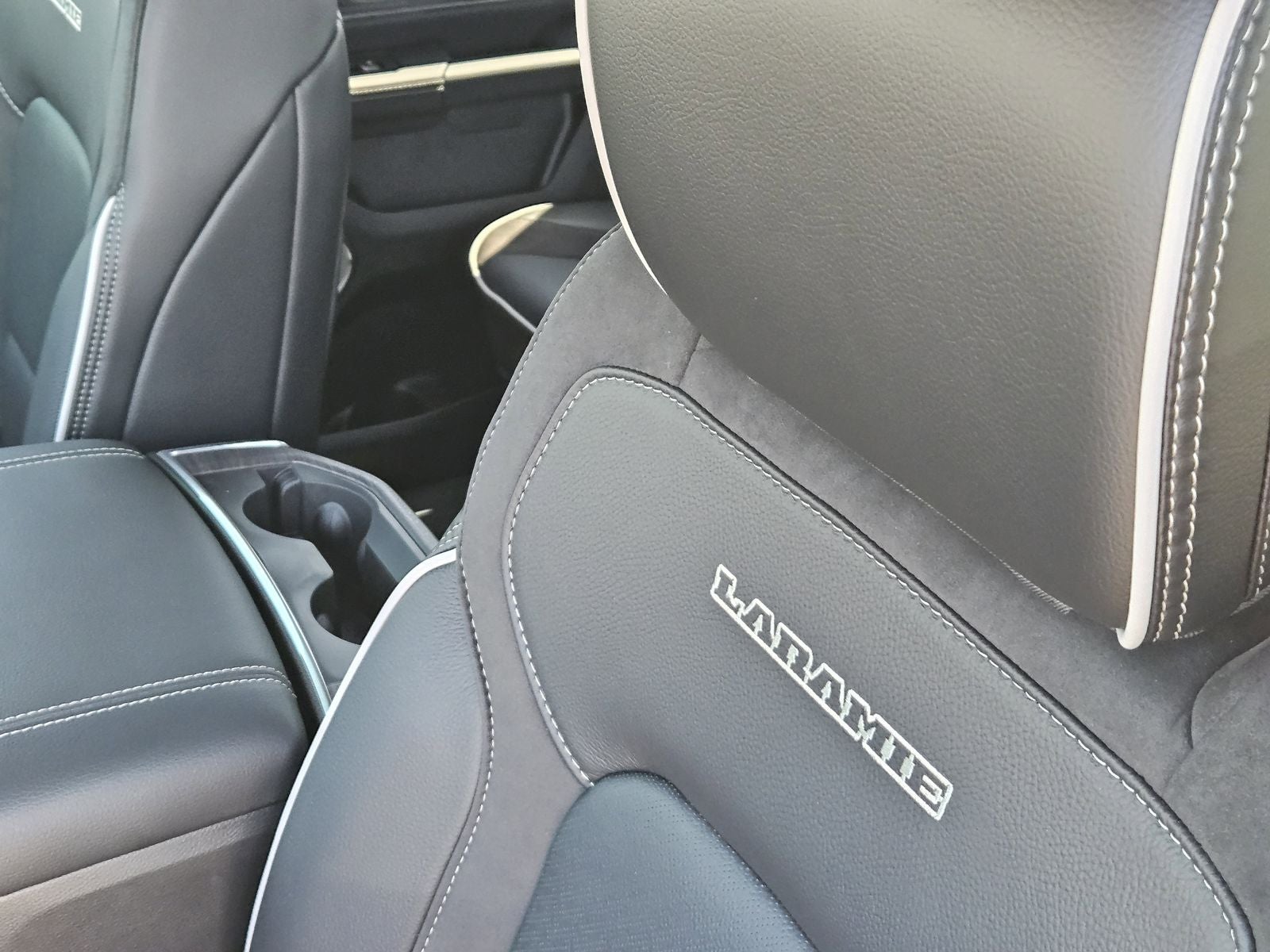 2026 RAM Ram 1500 RAM 1500 LARAMIE CREW CAB 4X2 5'7' BOX